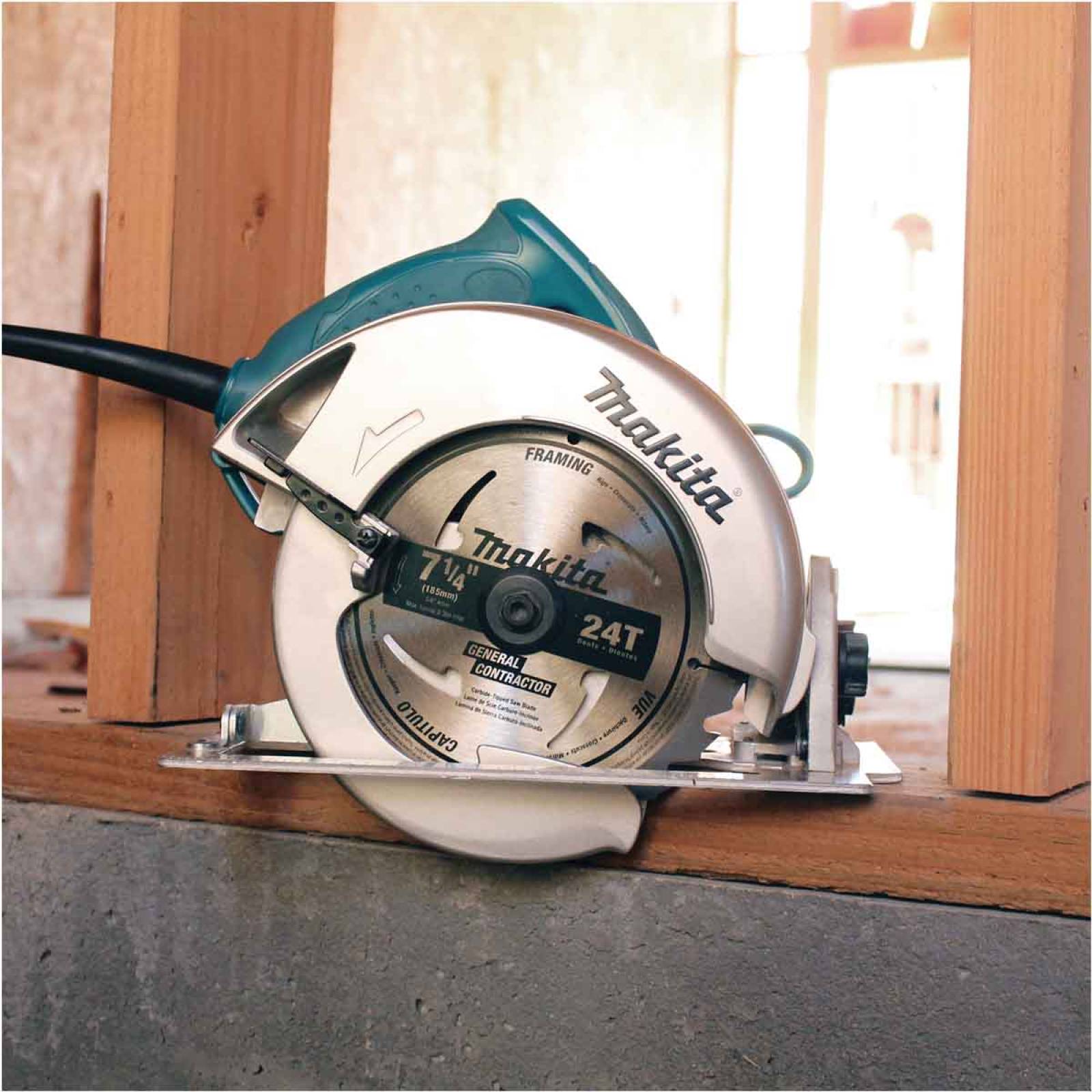 Sierra Circular 7 1/4 In 5800 Rpm 15A 1800W + Estuche Makita