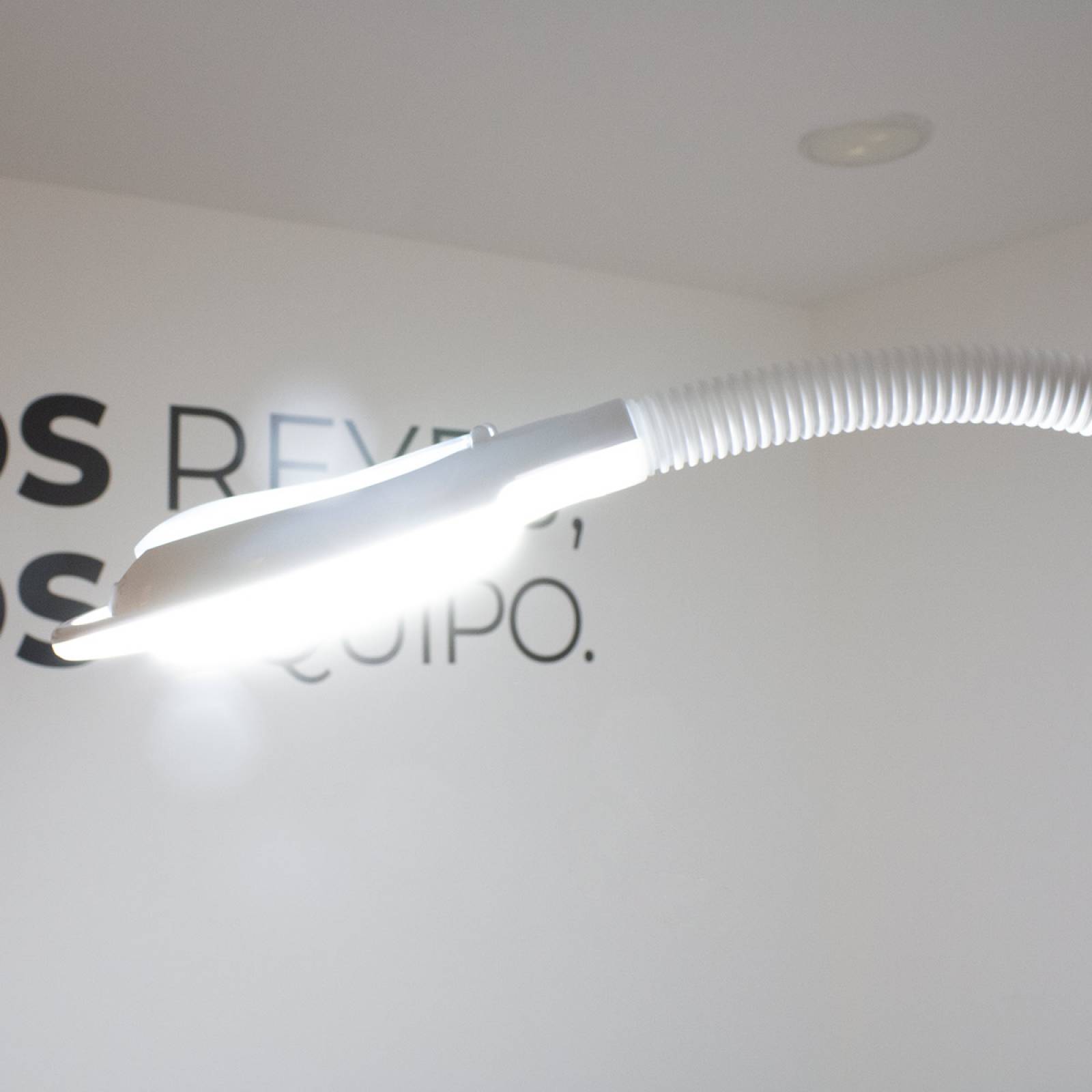 Lupa Lampara Estetica Pedestal 8x Spa Facial Faciales De Led