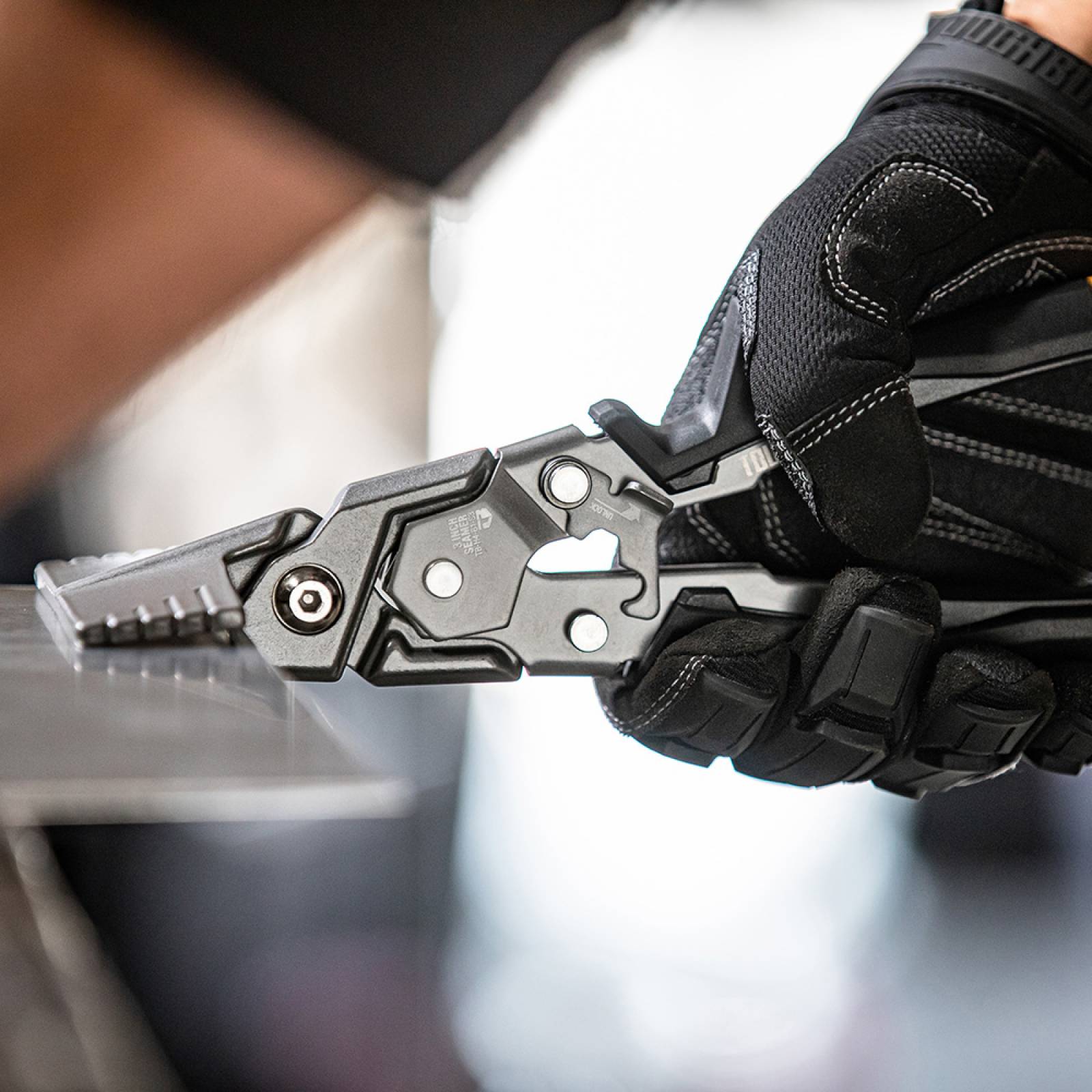 Pinza Dobladora De Lámina Toughbuilt Tb-h4-61-s3 3 In 