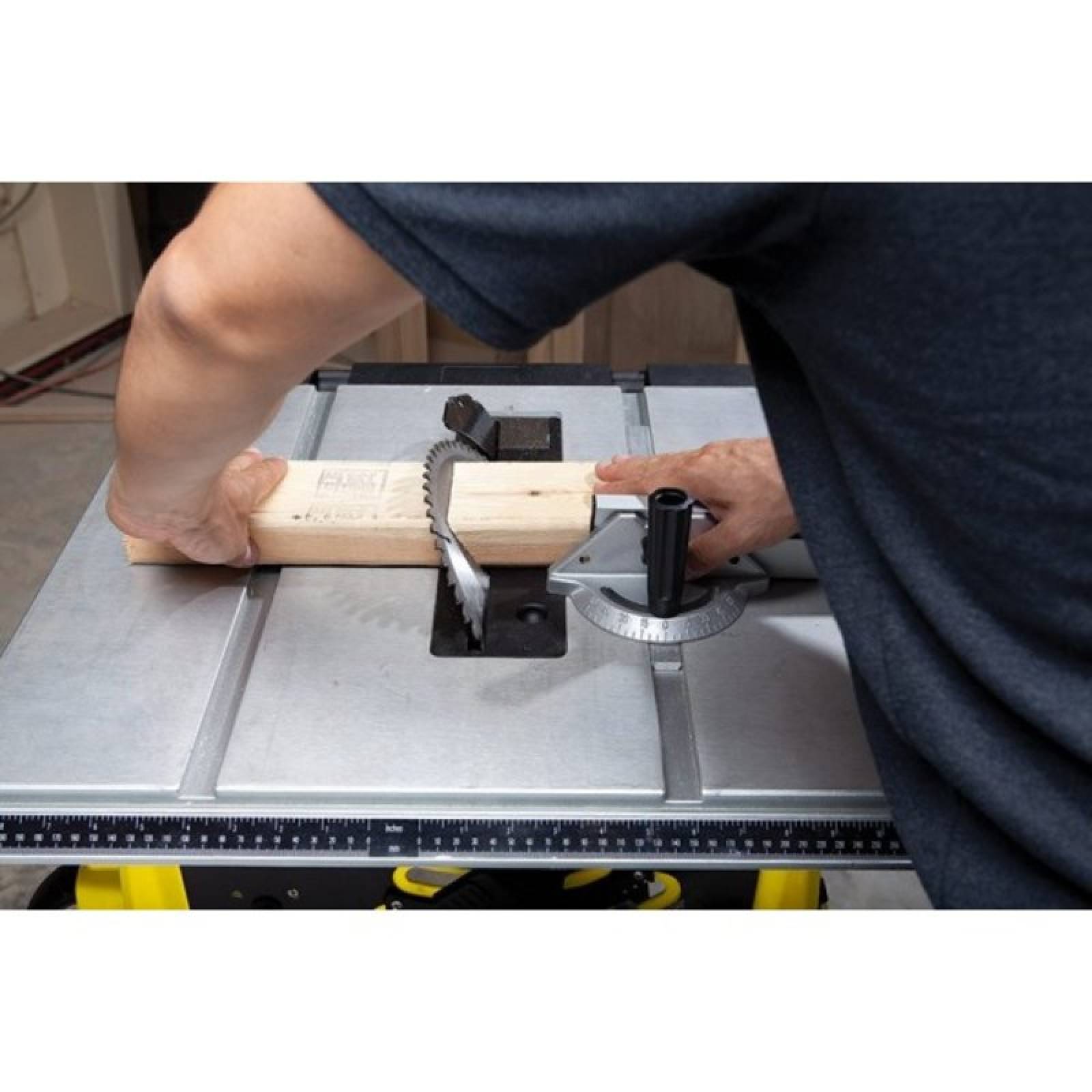 Sierra de Banco Mesa Base 10" 1800w STST1825-B3 Stanley