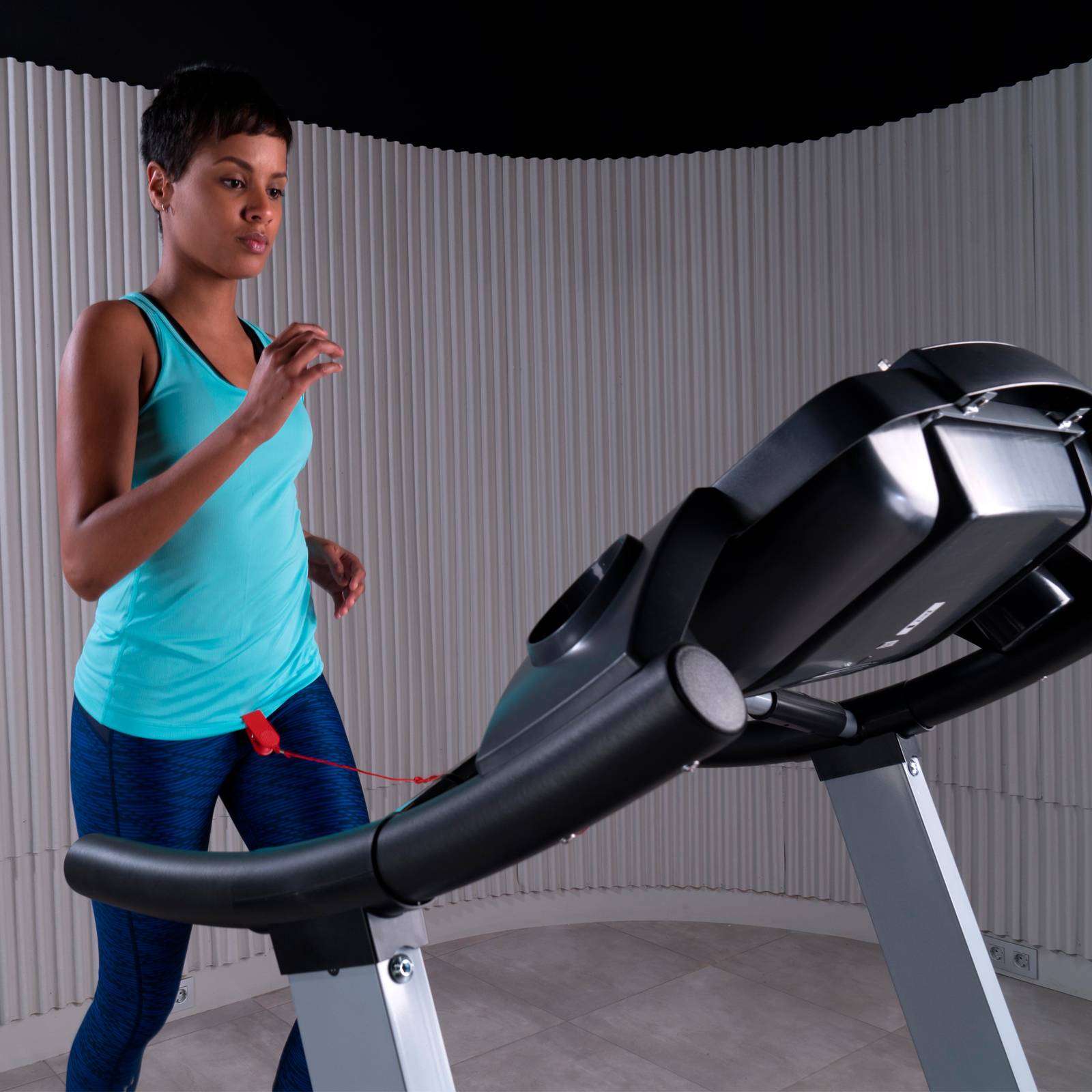 Caminadora Eléctrica Trotadora 20 KM H Pioneer R7 BH Fitness