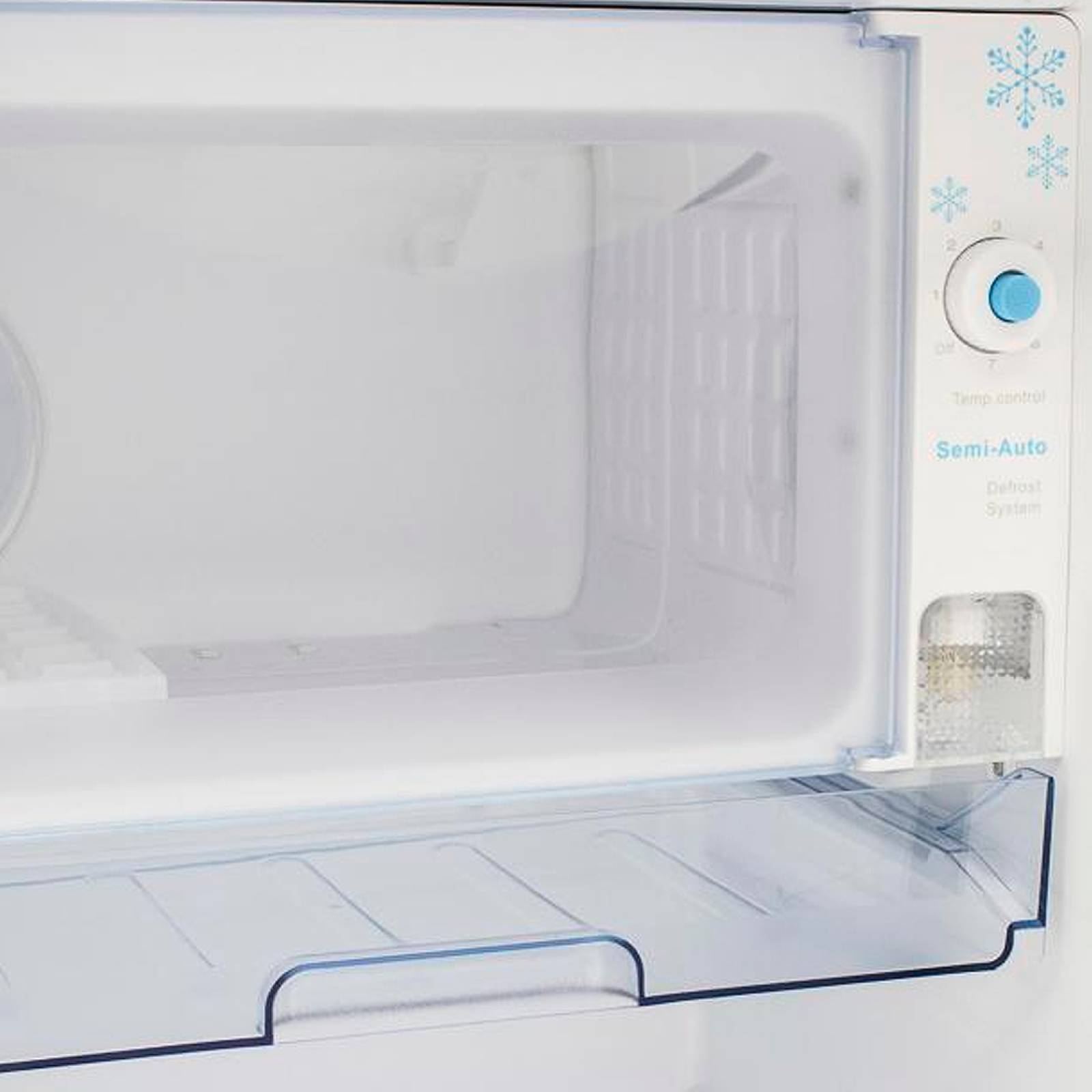 Refrigerador 7P Despachador 1 7L Negro RR63D6WBX Hisense