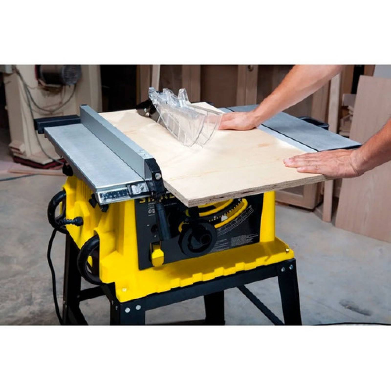 Sierra Circular Banco Con Base 1800w 10  SST1801 Stanley