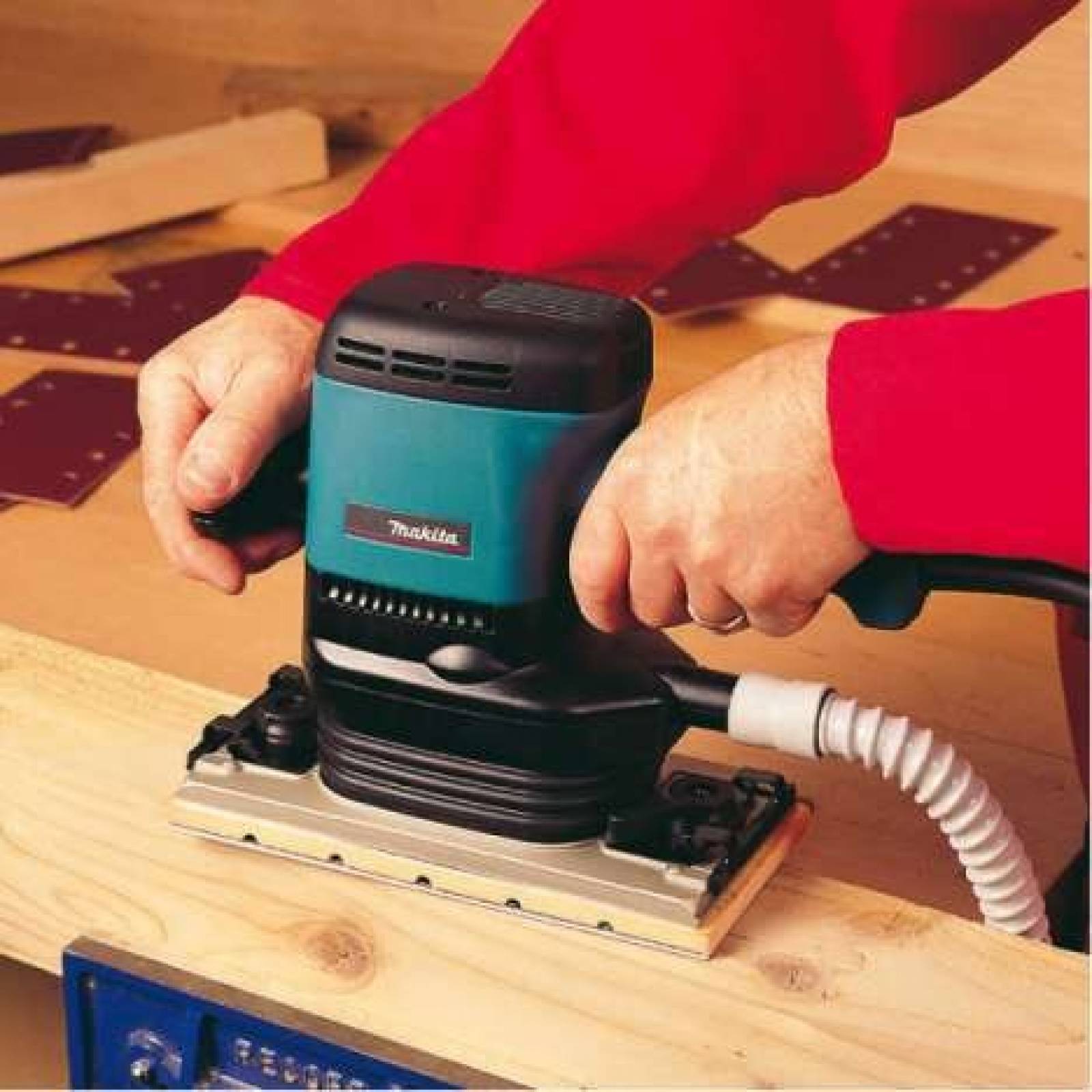 Lijadora Orbital Makita 600W 1/2 Hoja 9046 Makita