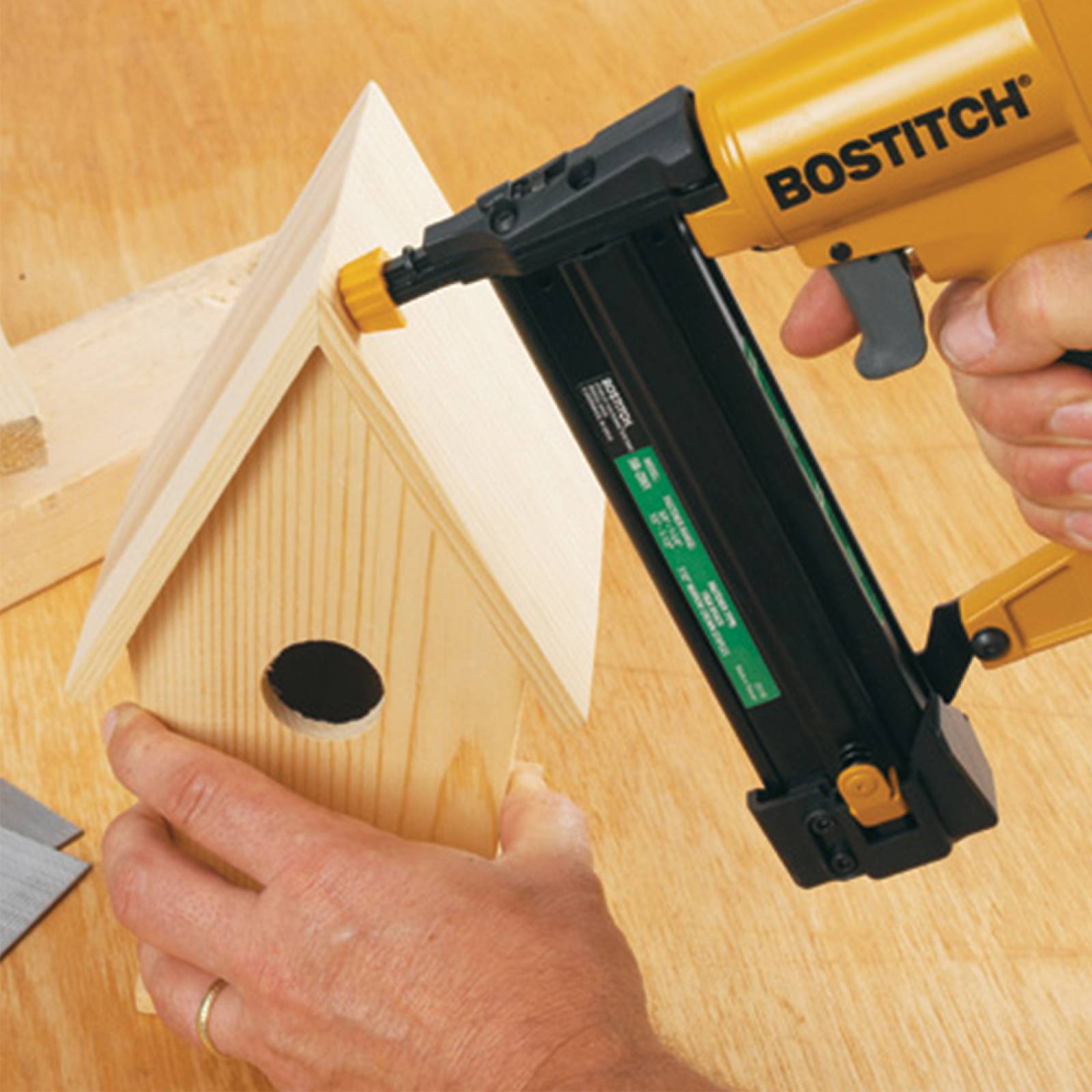 Clavadora Engrapadora Industrial SB 2 en 1 Bostitch