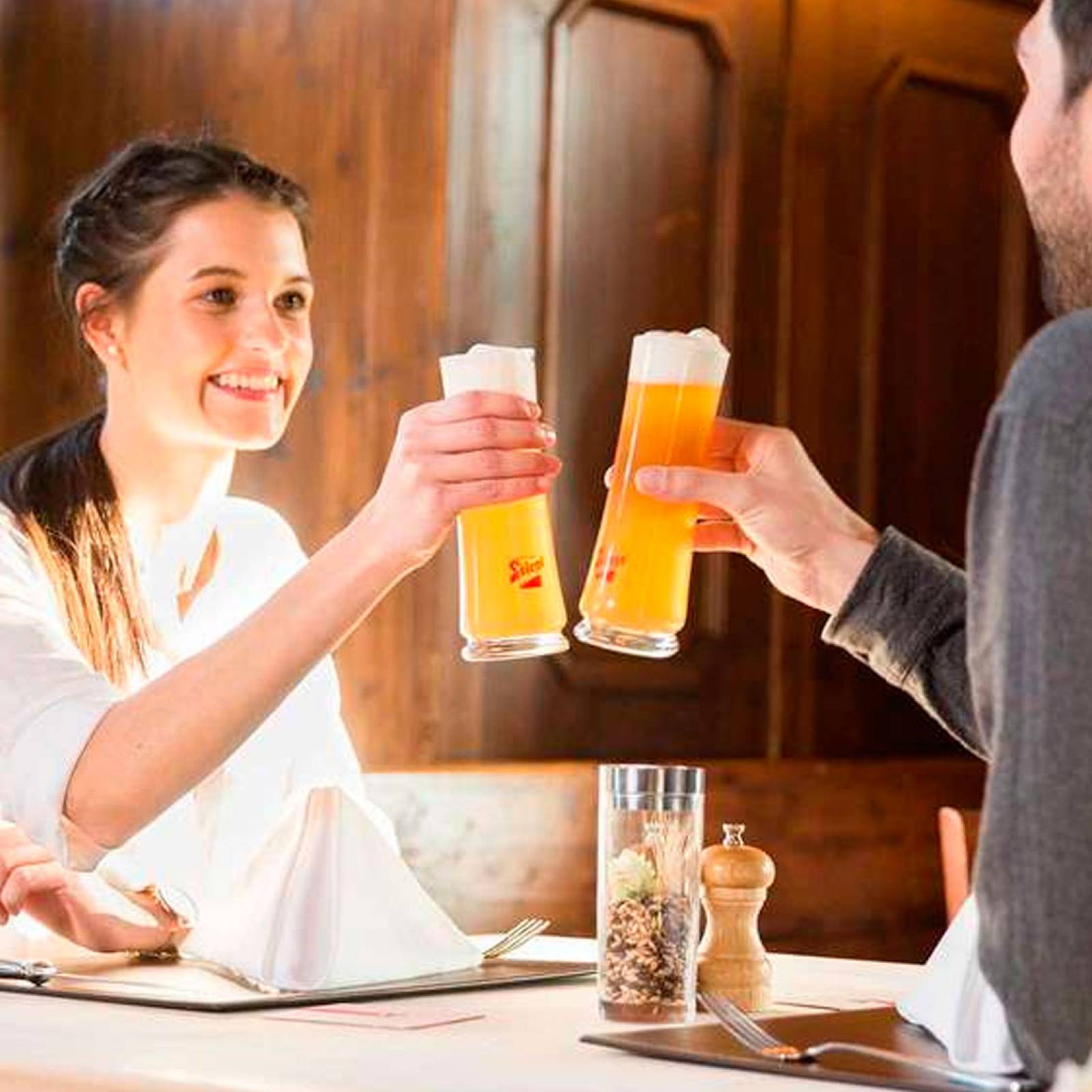 Cerveza Importada 20 Pzs 500 ml Stiegl Paracelsus Bio-Zwickl