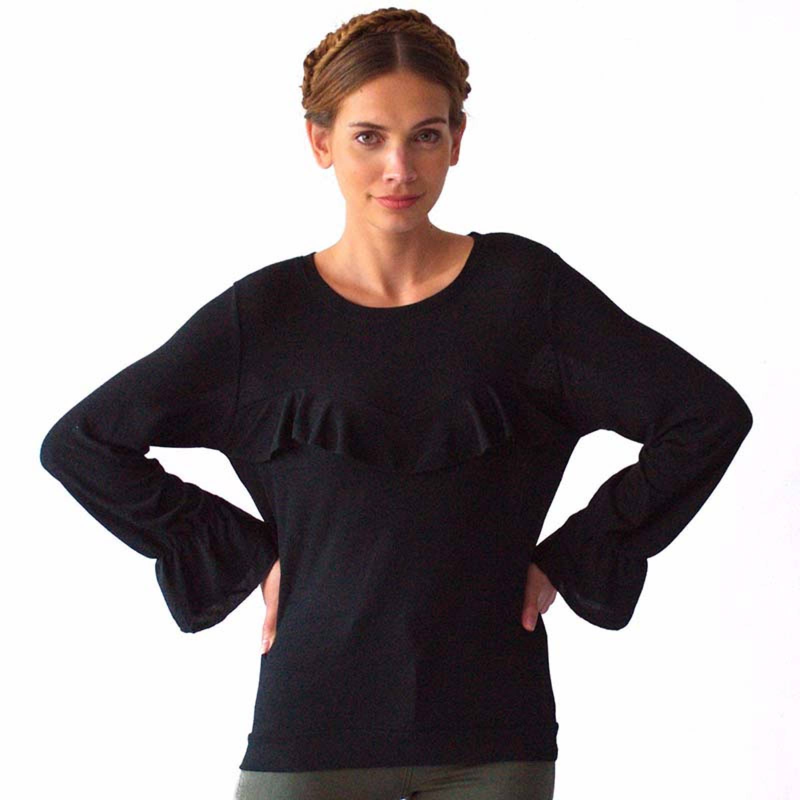 Blusa sueter olanes enfrente chico negro