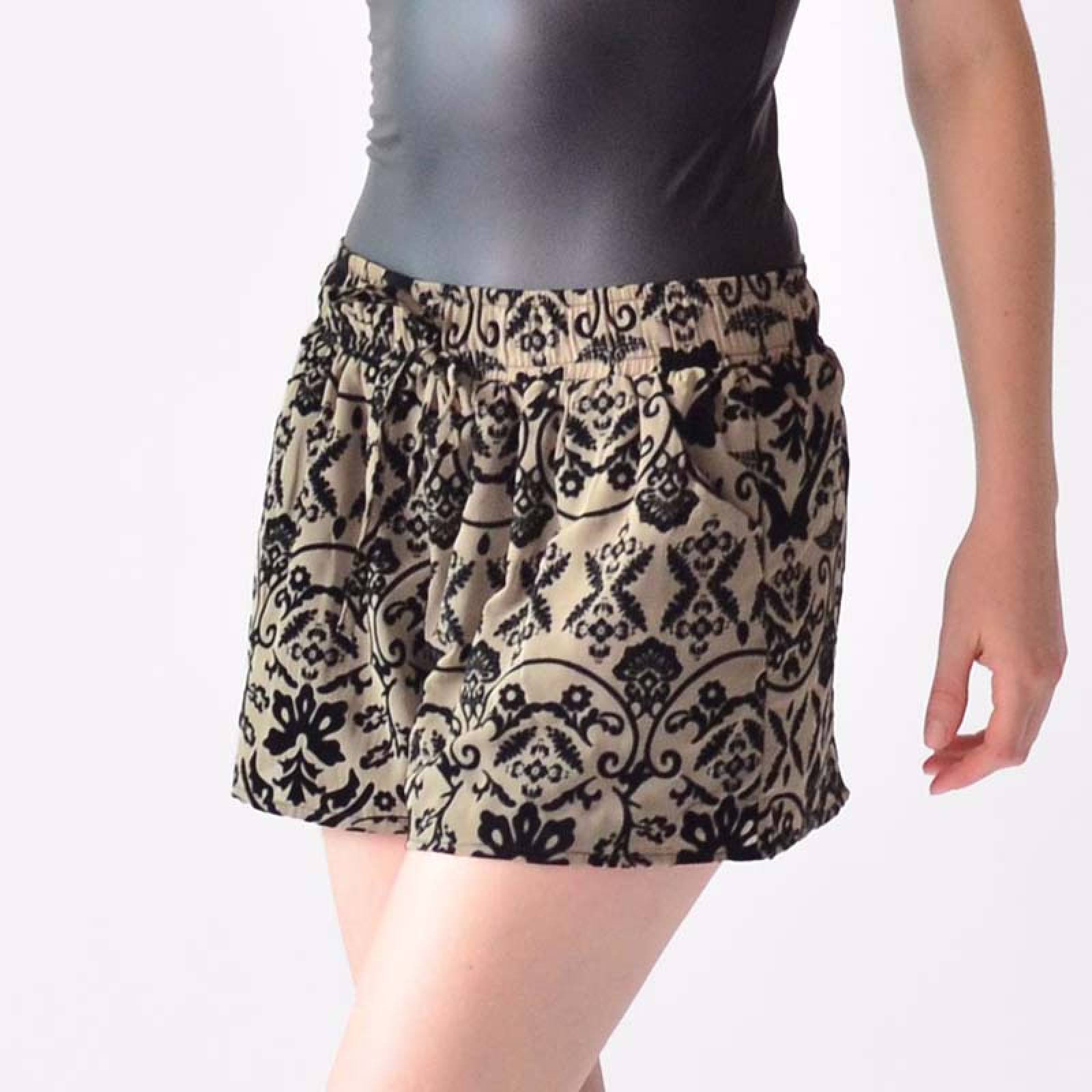 Short mujer con flores negras unitalla