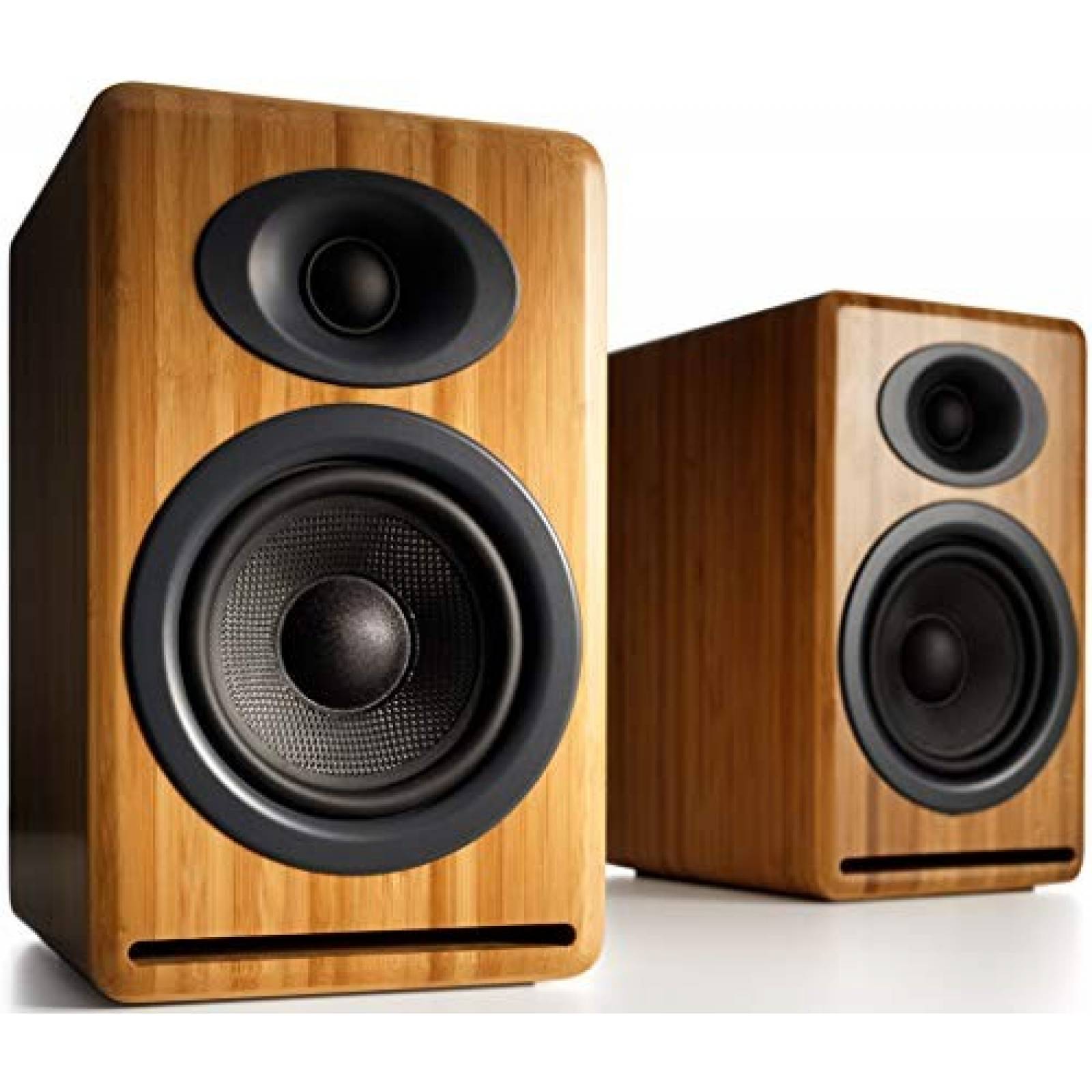 Par de Bocinas Audioengine P4 2 Vías 125W -Madera Natural