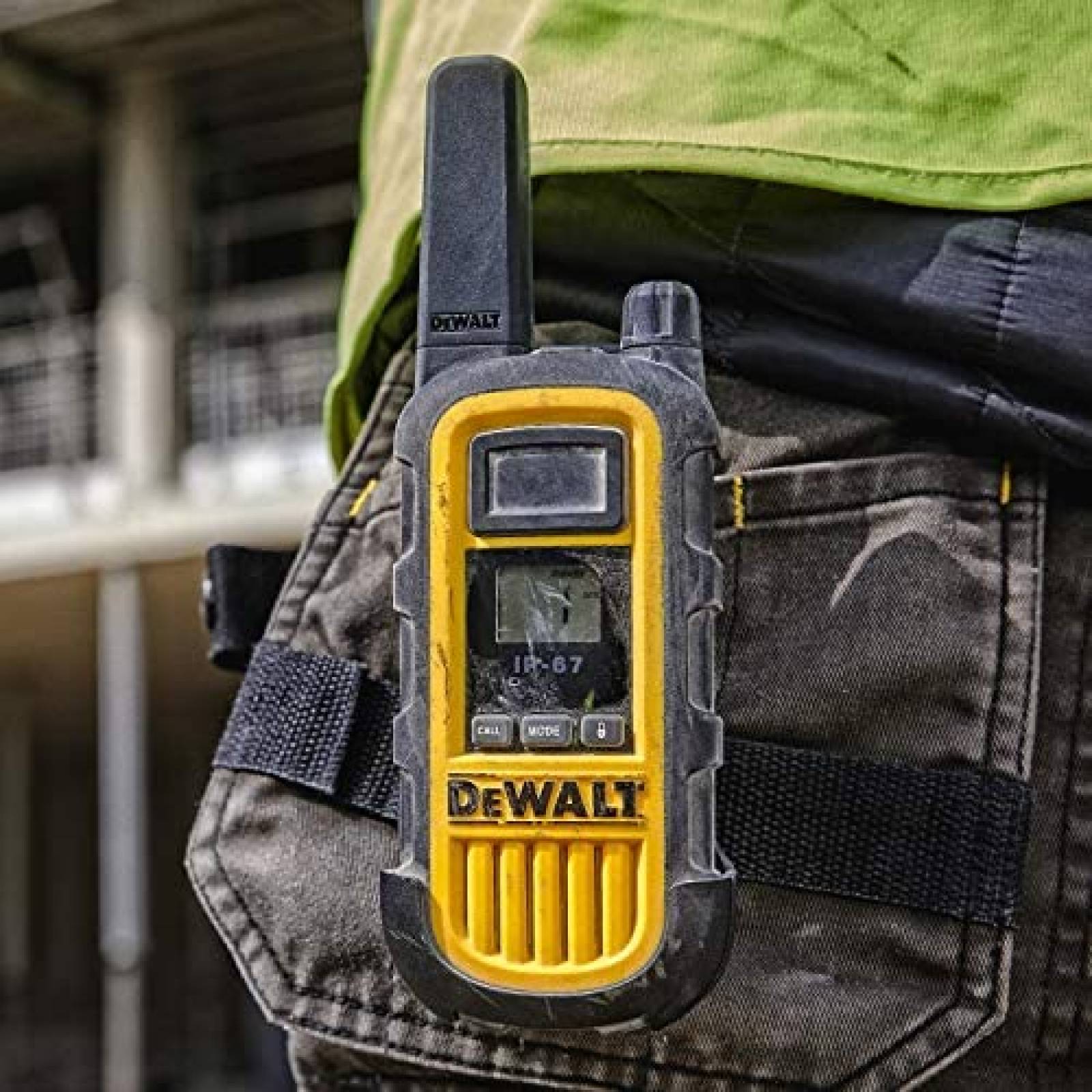 6 Walkies Talkies DEWALT DXFRS800-BCH6 2 Watts -Amarillos