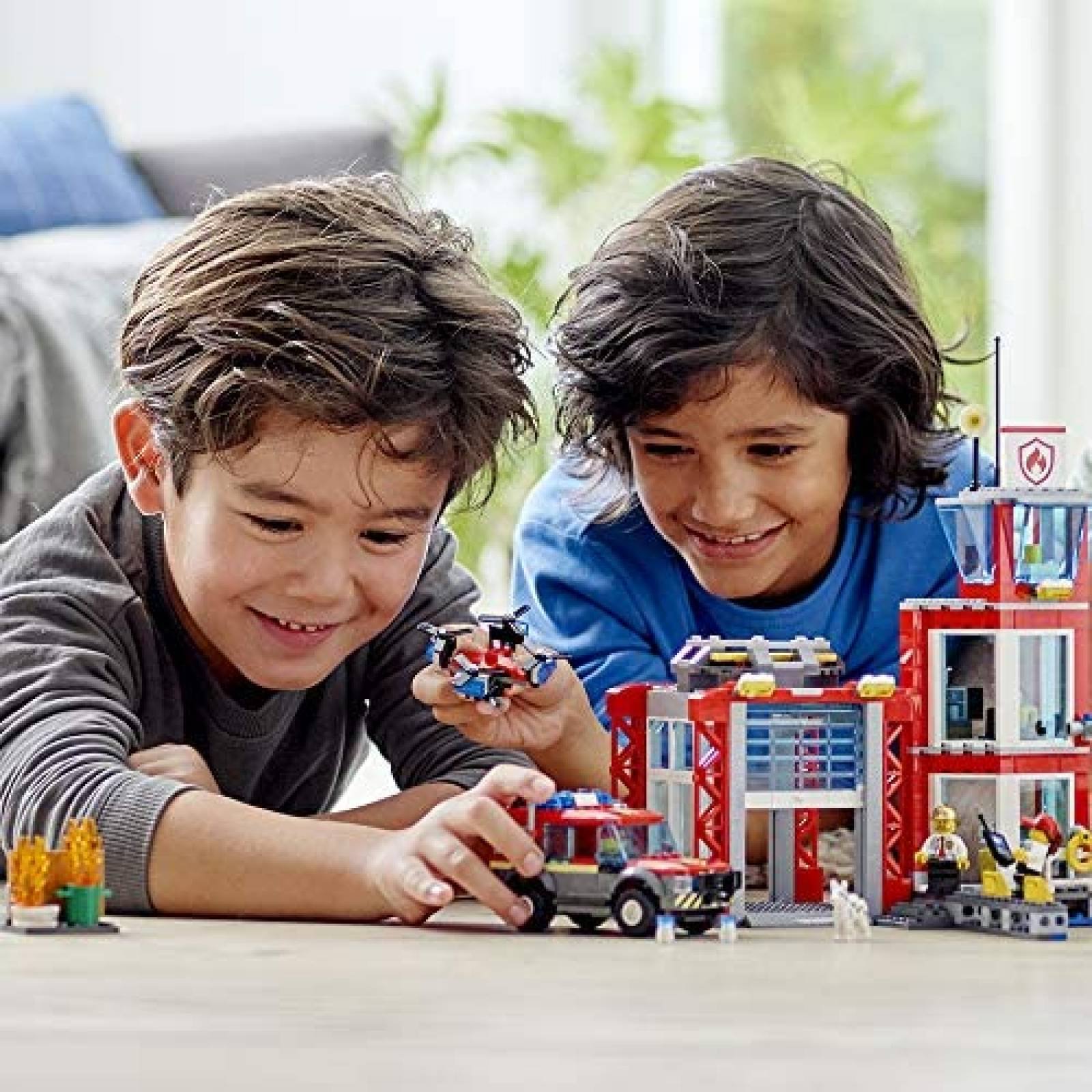 Juguete Armable LEGO Estación de Bomberos 509 Piezas