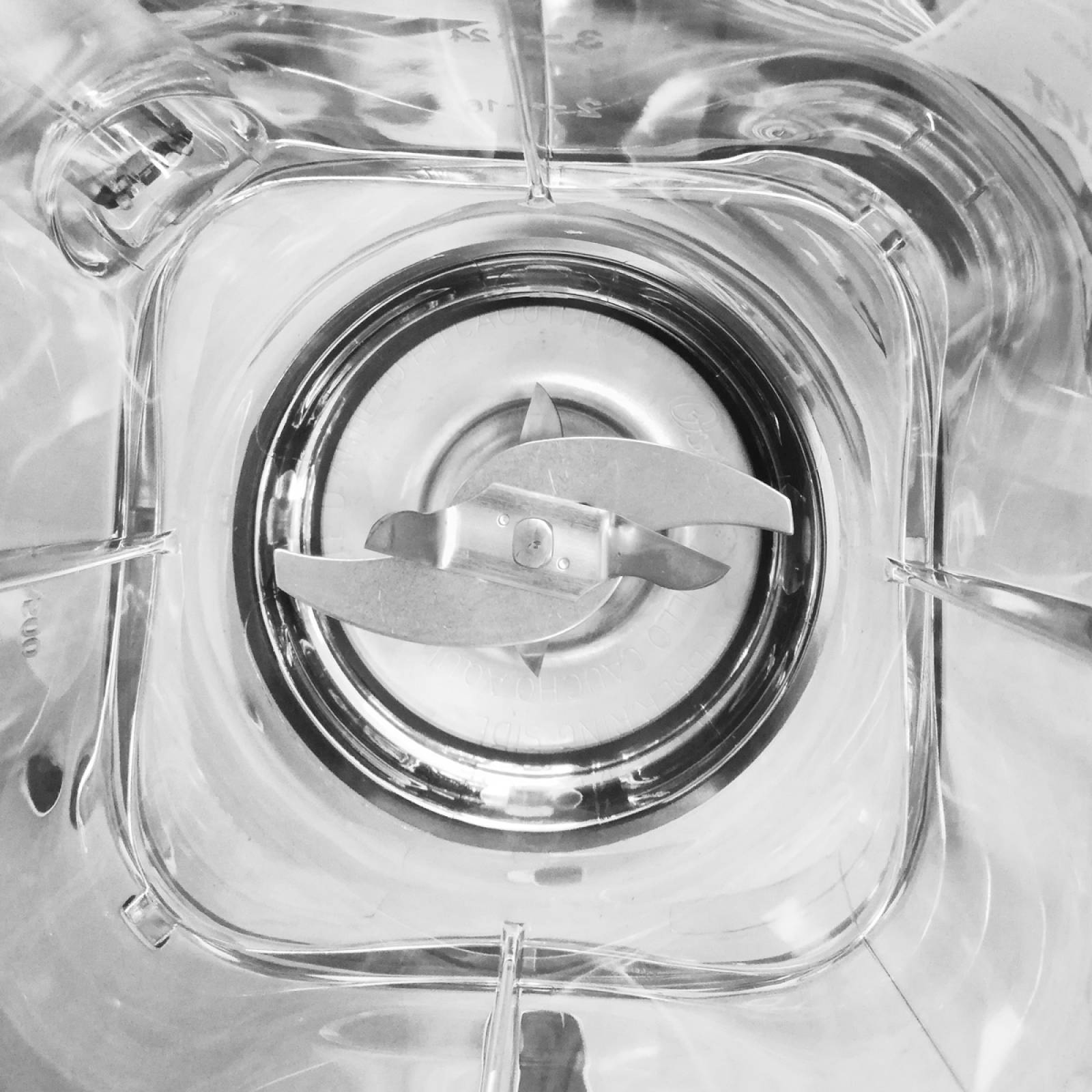 Licuadora 3 Velocidades+ Funciones + Pulso Vaso Tritan Plata Oster Xpert Blst3a.