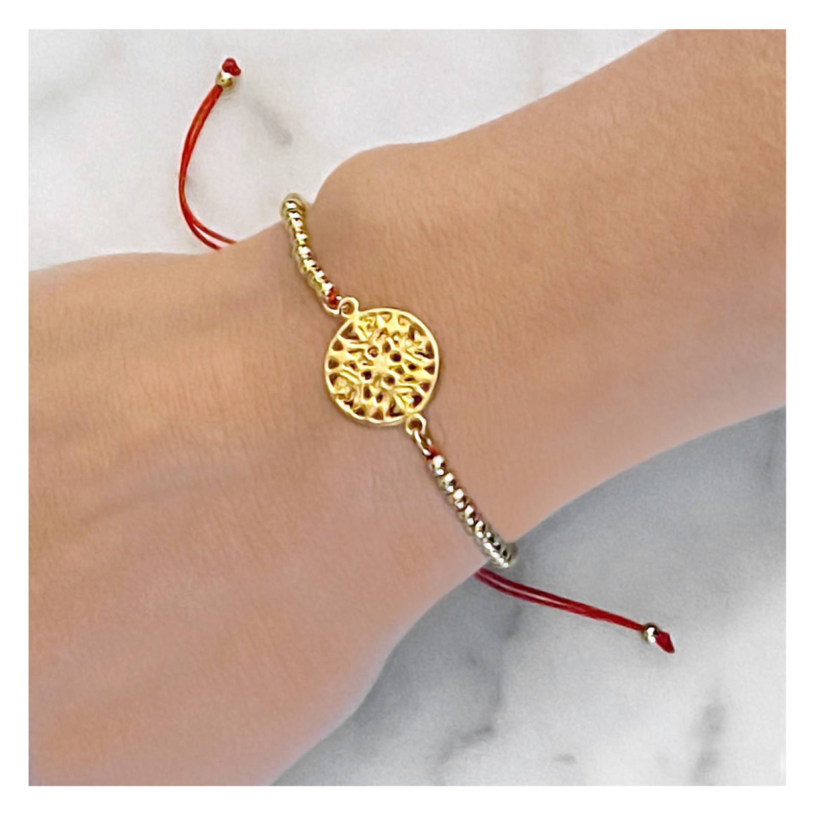 Pulsera Mandala Hilo Rojo con Bolitas en Chapa de Oro
