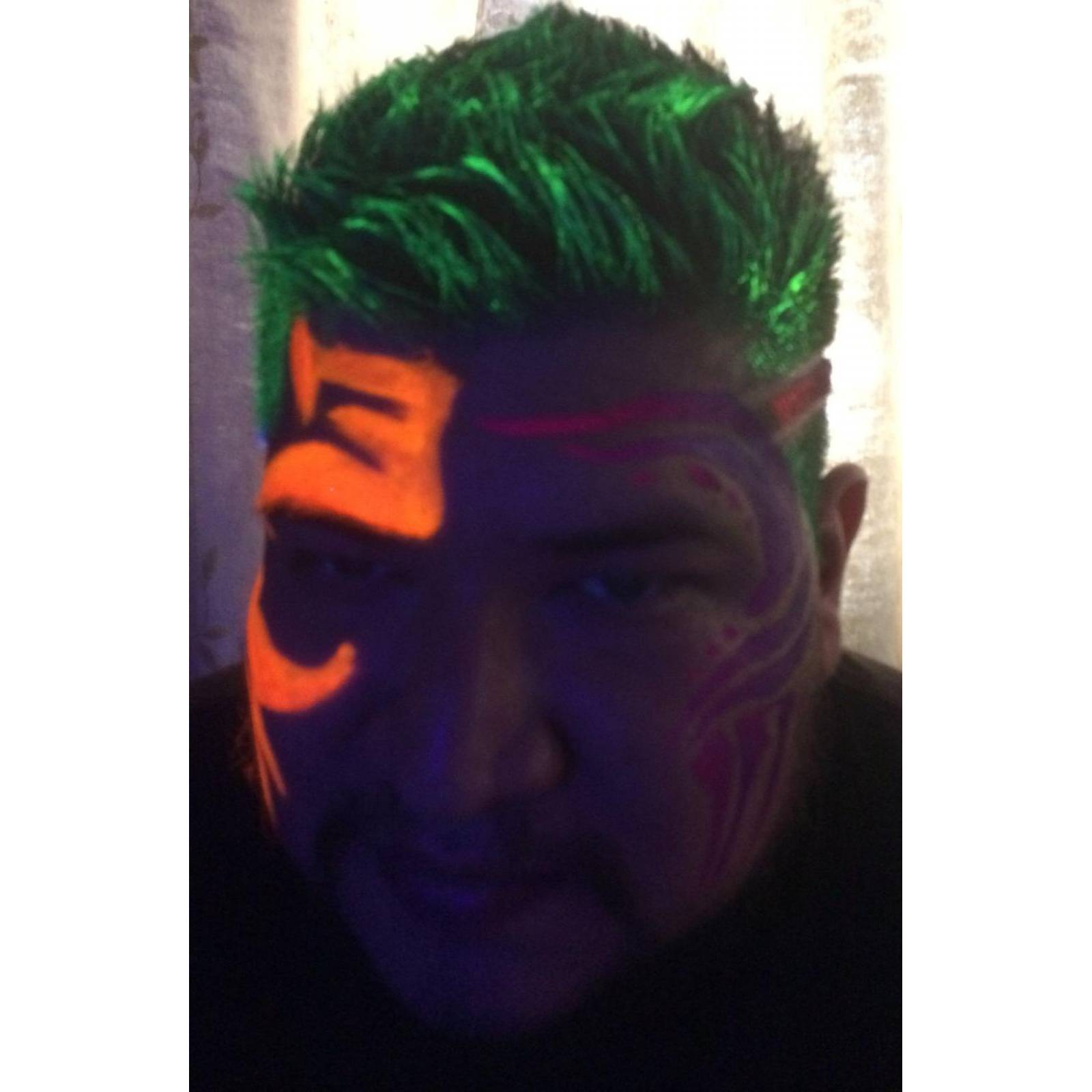 CERA NARANJA NEON PARA CABELLO BARBA Y BIGOTE 