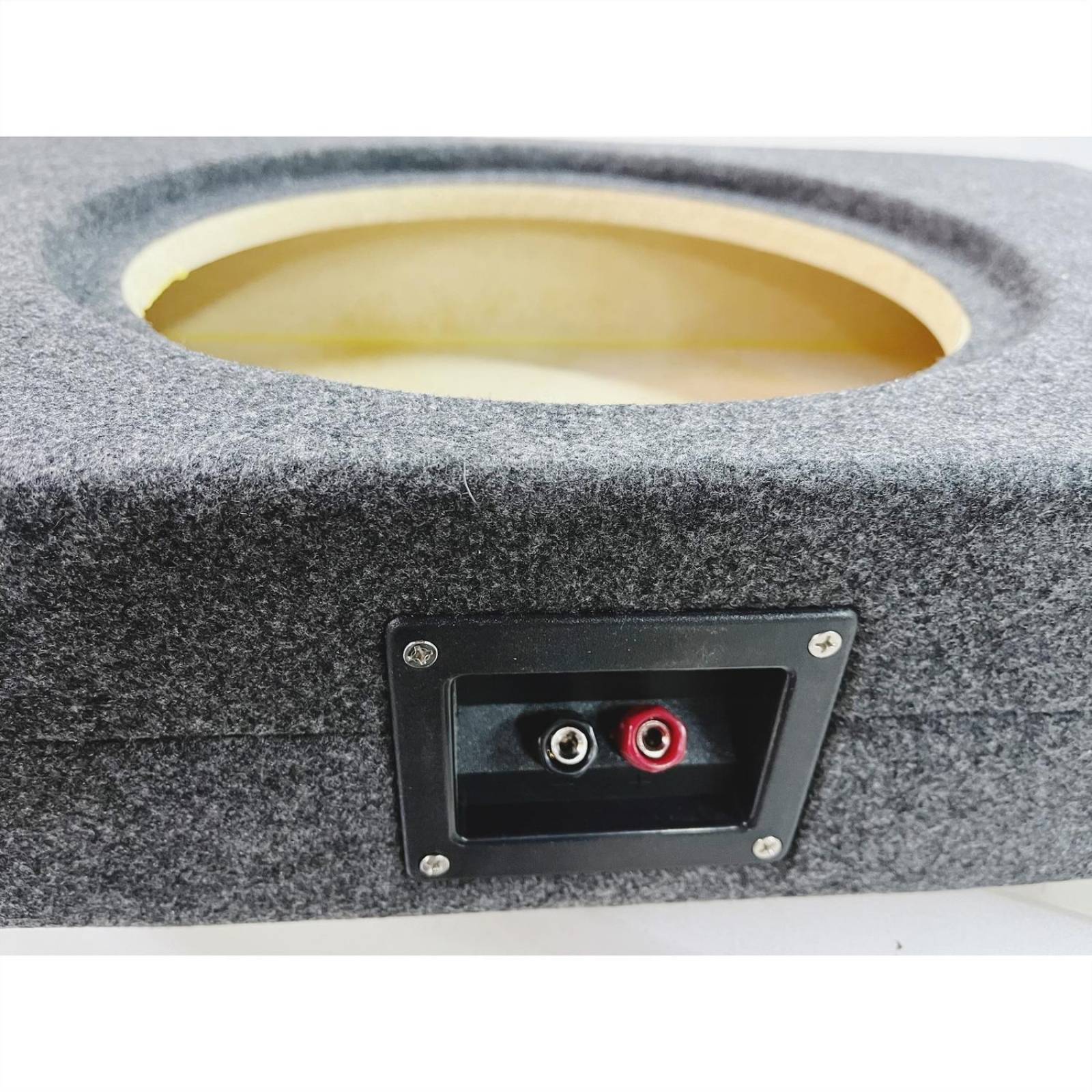 Cajon sellado 1X12 para pickup con soportes 