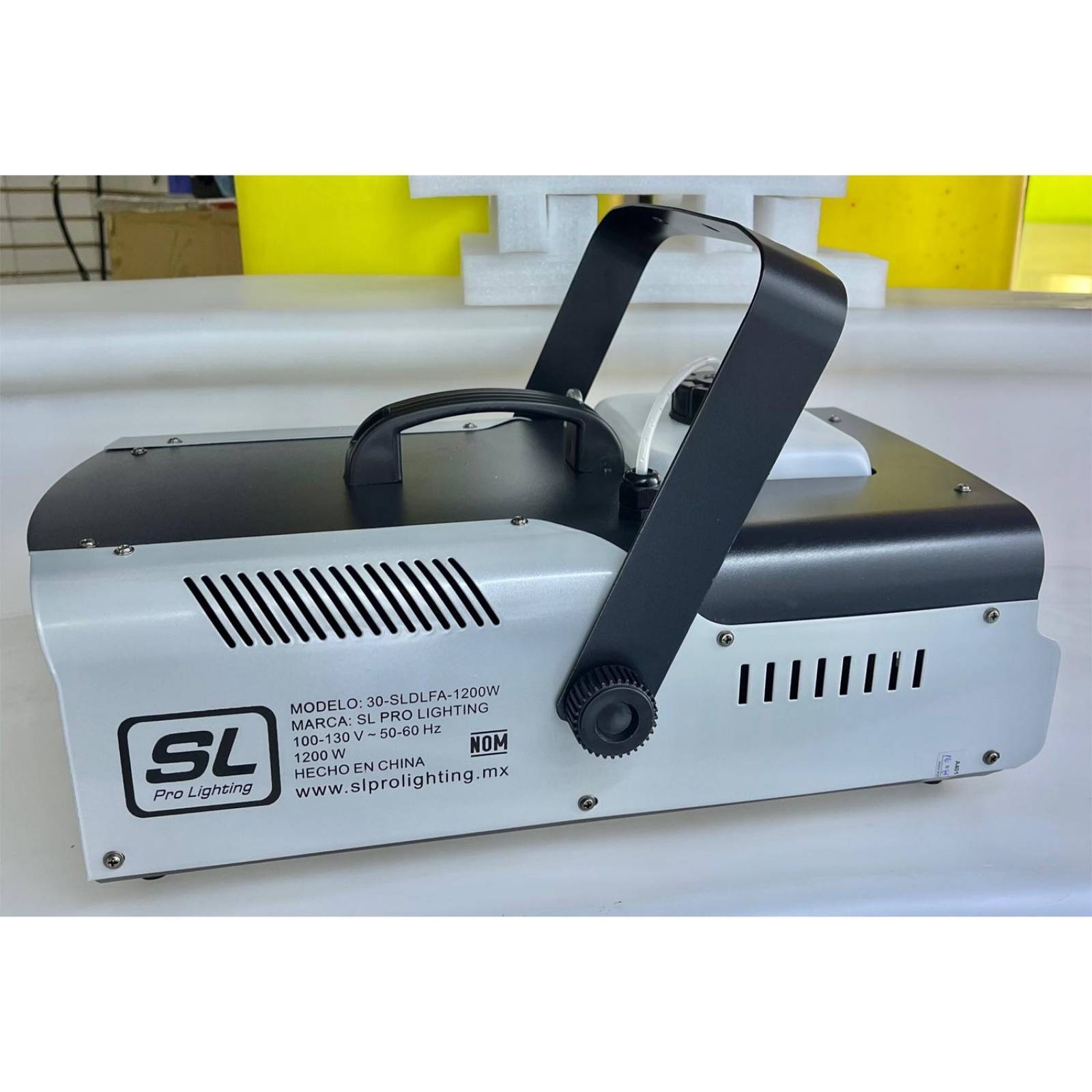 Maquina De Humo SL PROLIGHT 1200w control Alambrico e Inalambrico 