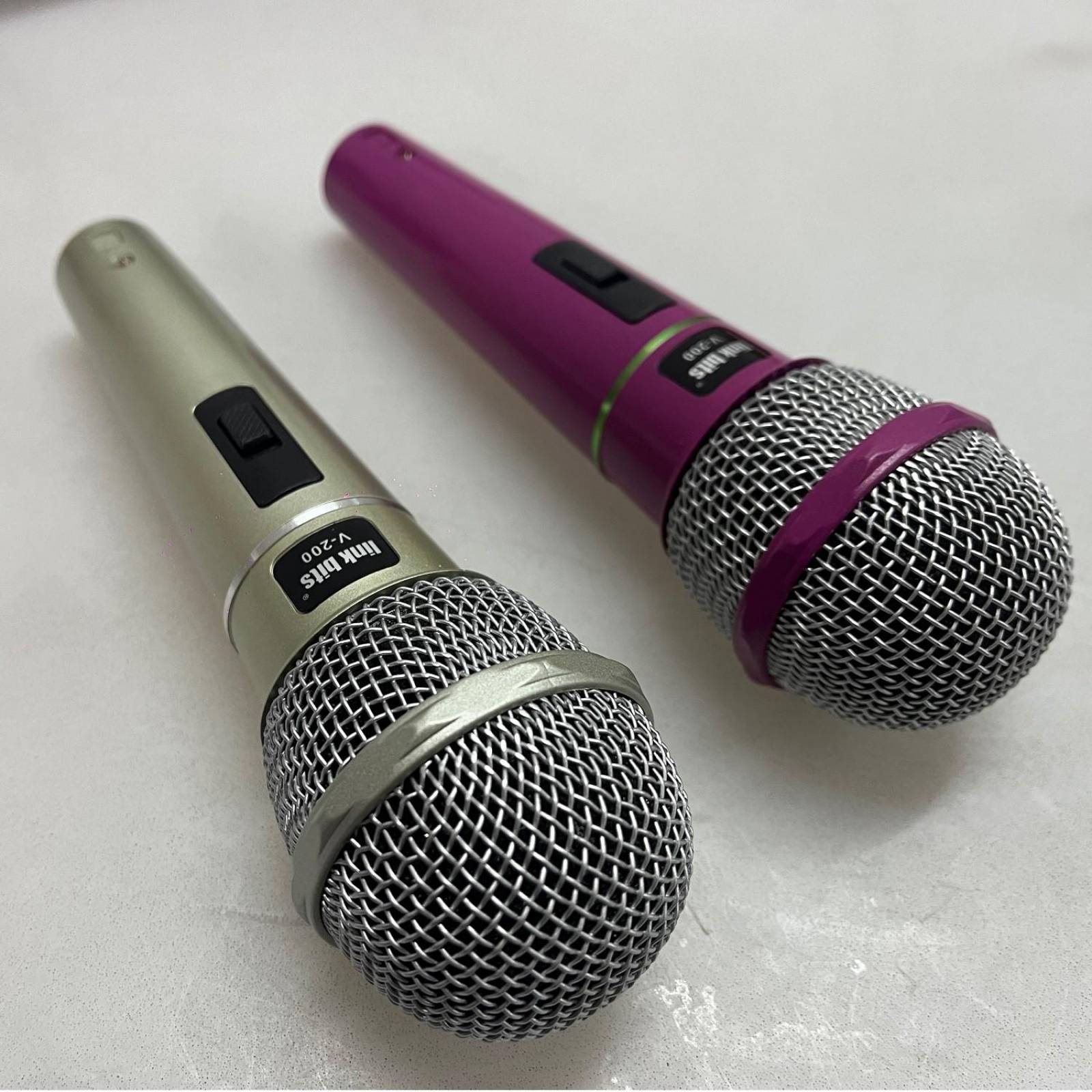 Juego de 2 Microfonos Dinamicos alambricos V-200 VAMAV 