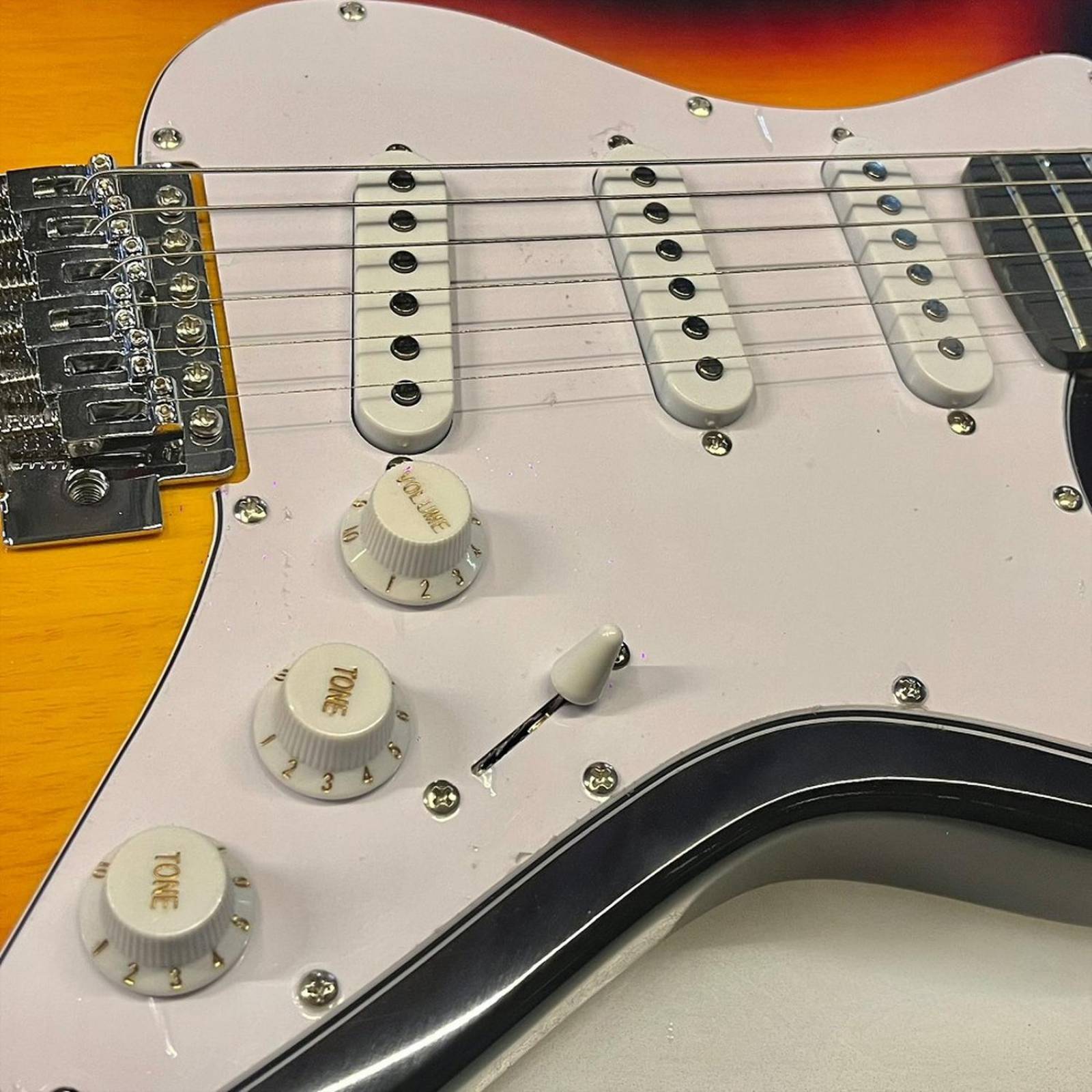 Guitarra Electrica Sombreada Stratocaster Danwood EGS216SB 