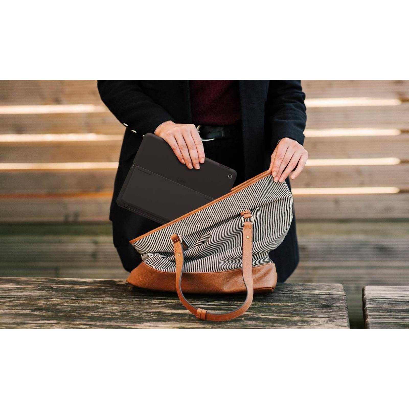 Teclado Zagg Slim Book Go Para iPad Pro 12.9'' (3a Gen) 