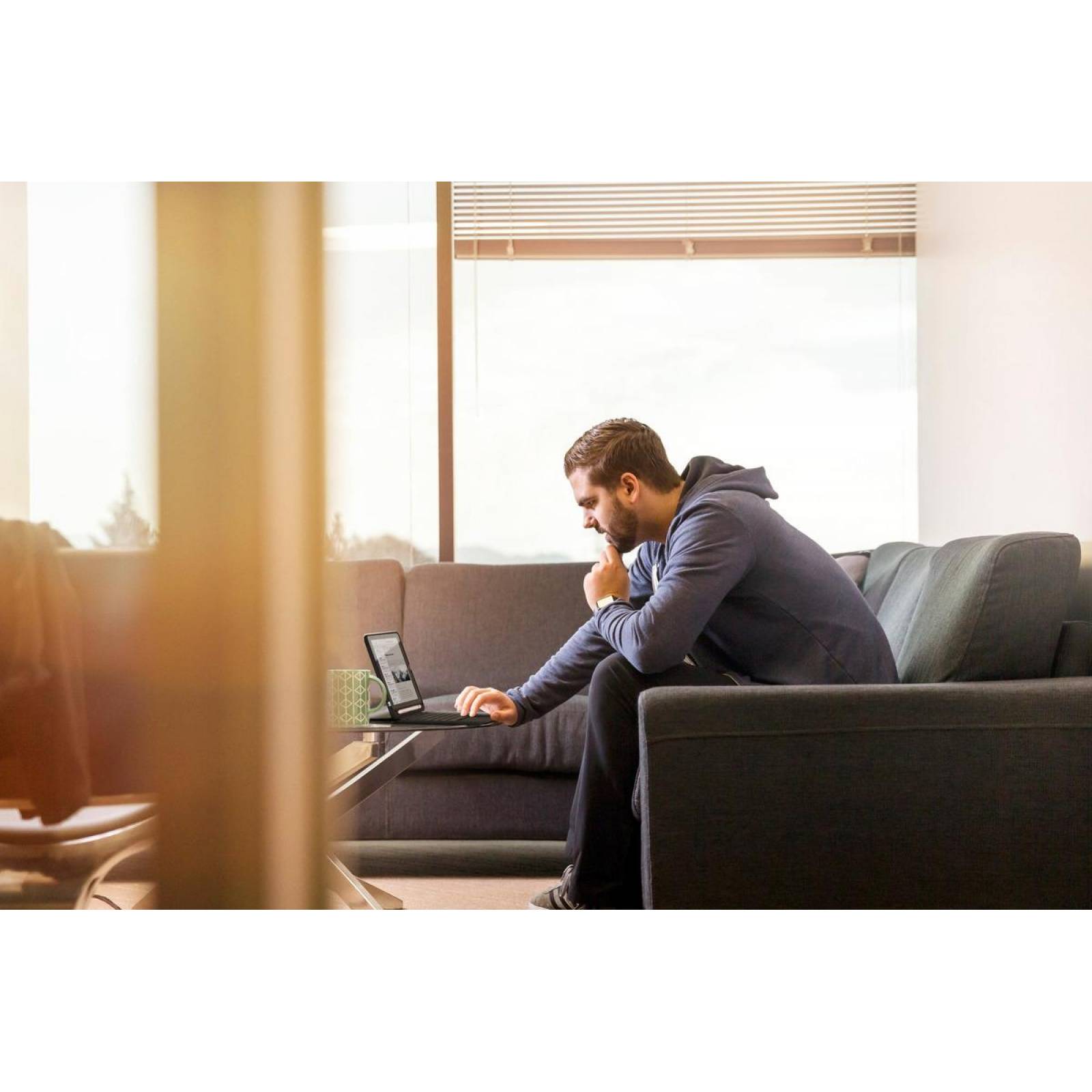 Teclado Zagg Slim Book Go Para iPad Pro 12.9'' (3a Gen) 