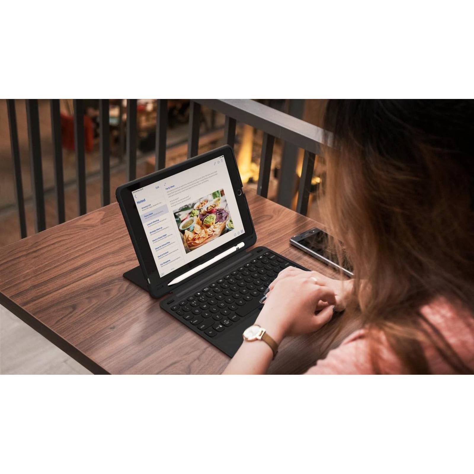 Teclado Zagg Slim Book Go Para iPad Pro 12.9'' (3a Gen) 