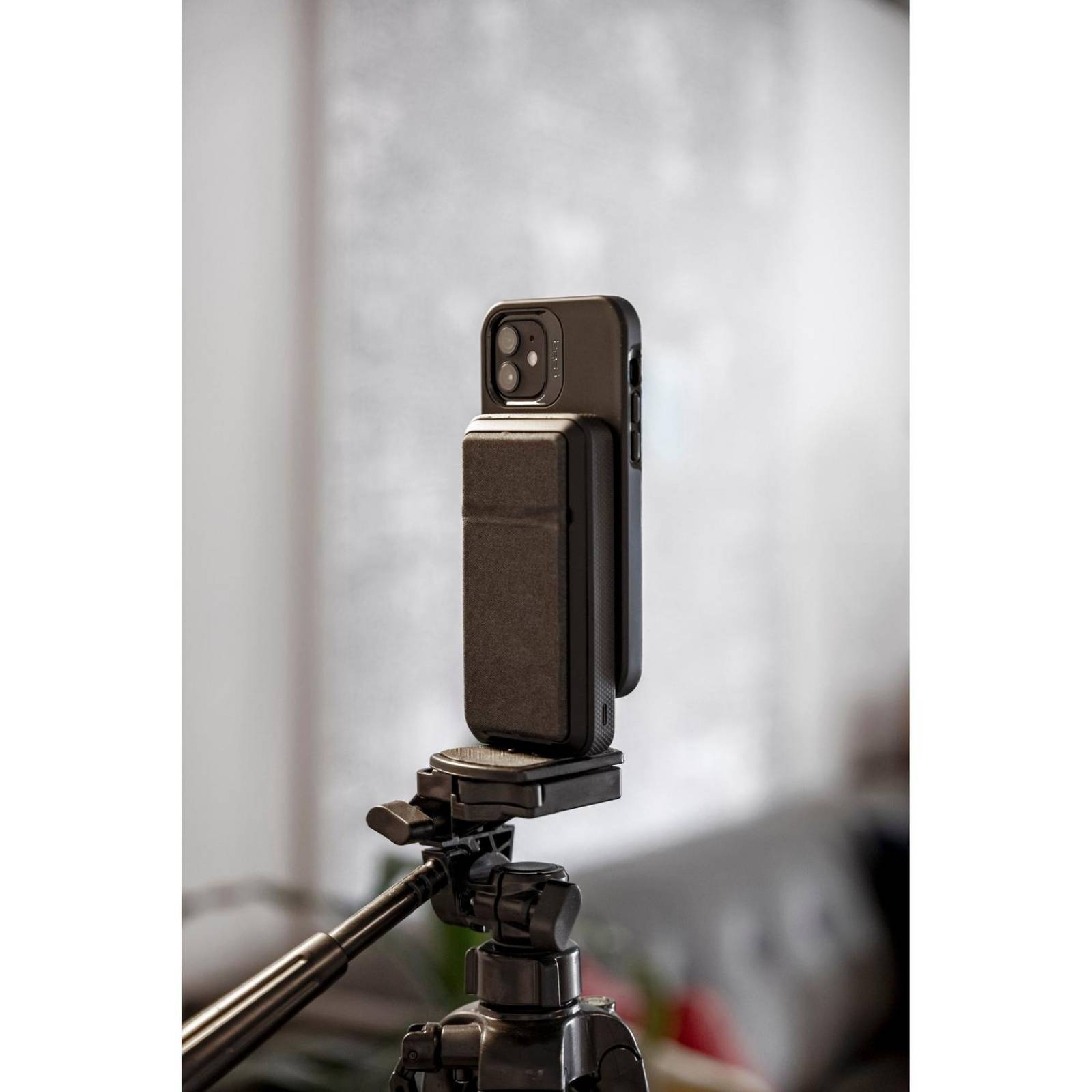 Cargador Inalámbrico magnético mophie snap+ powerstation stand compatible con Magsafe de 10,000mAh - 