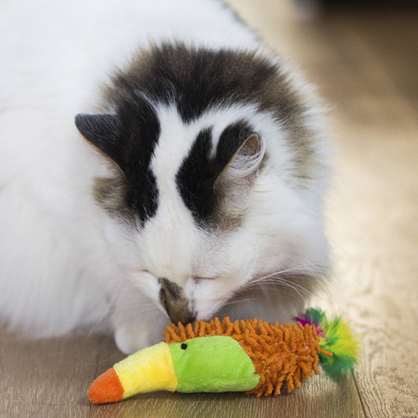 Juguete de tela y plumas para gato Tucán La Gateria
