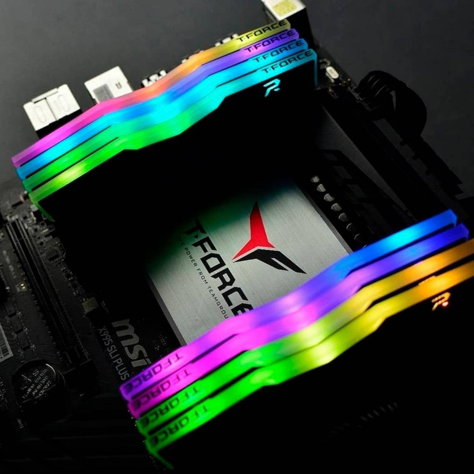 Memoria RAM DDR4 8GB 3200MHz TEAMGROUP T-Force Delta RGB TF3D48G3200HC16C01 