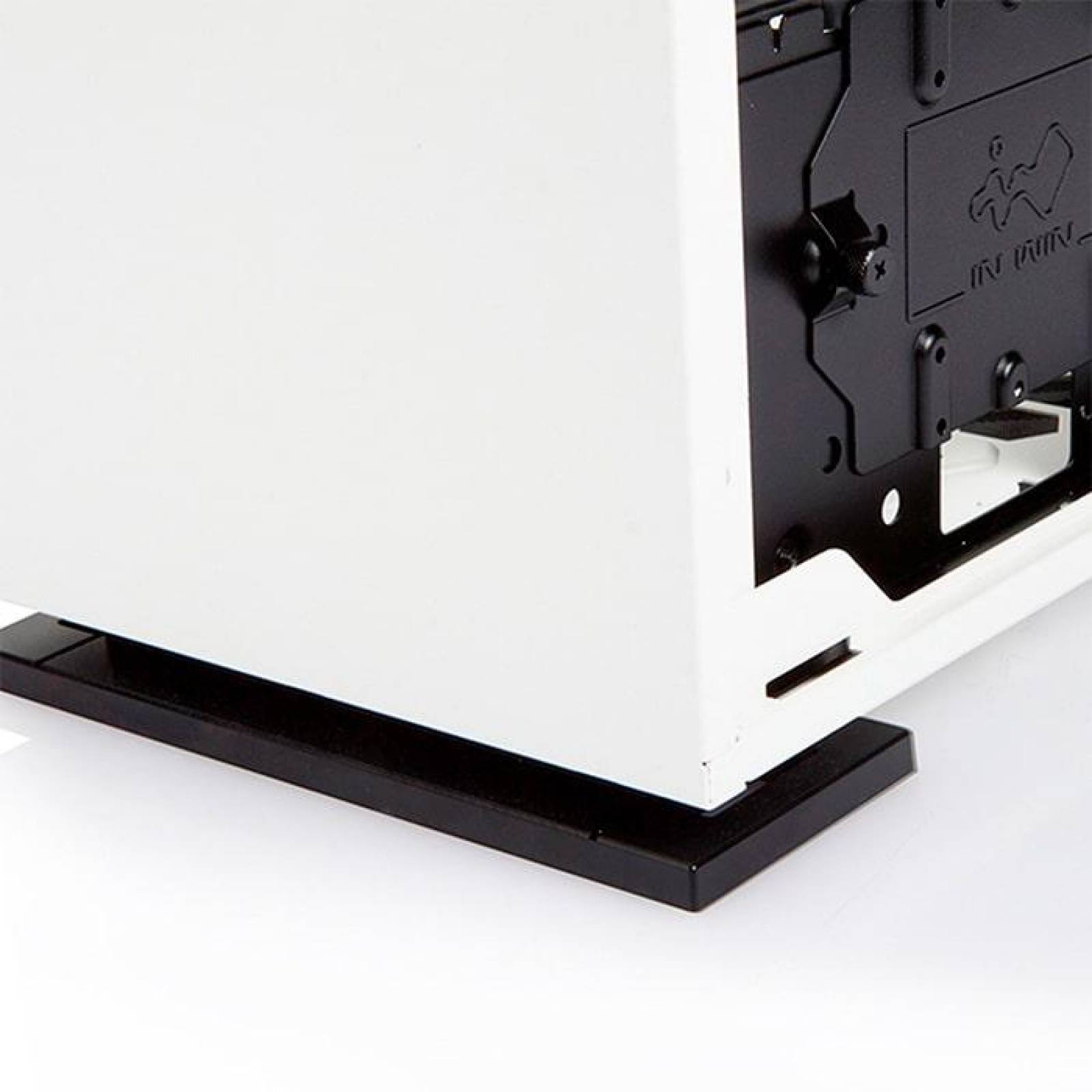 Gabinete Gamer IN WIN 303 WHITE ATX Media Torre Cristal Templado USB 3.0 