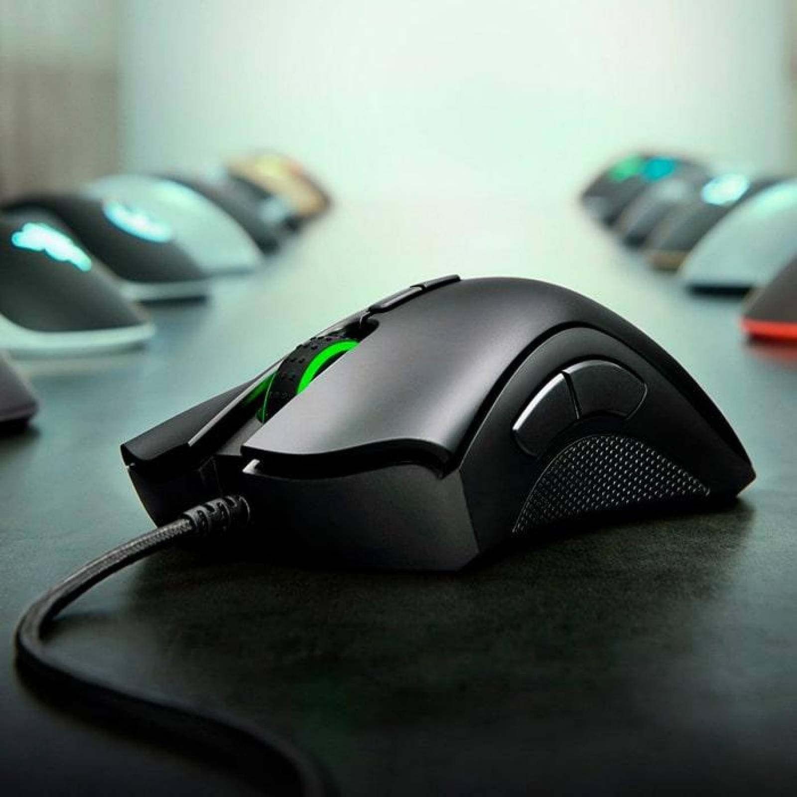Mouse Gamer RAZER Deathadder V2 RGB 8 Botones 20000 DPI 