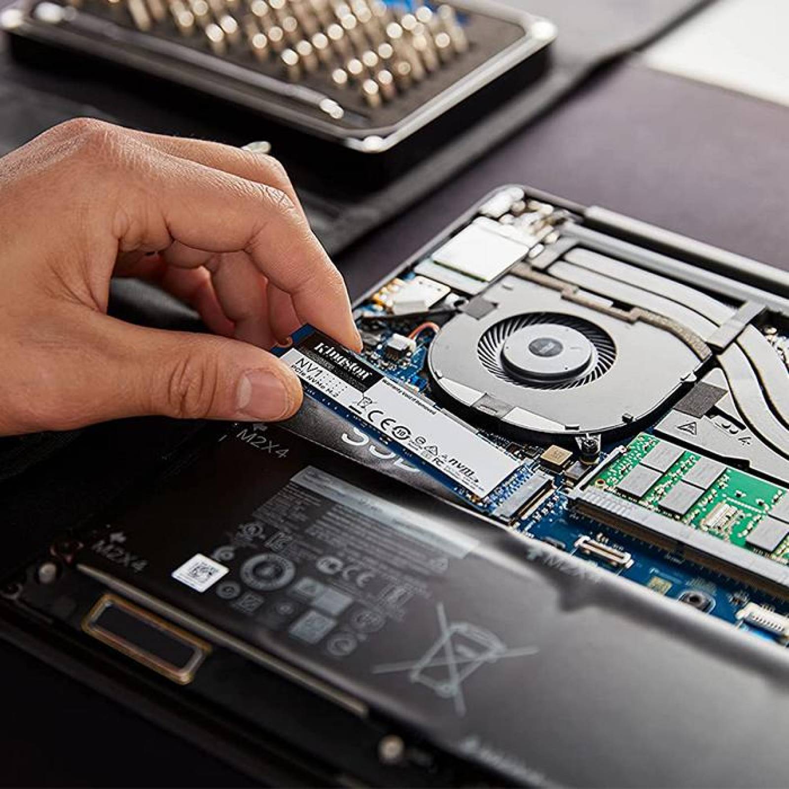 Unidad de Estado Solido SSD M.2 500GB KINGSTON NV2 NVMe PCIe 4.0 3500/2100 MB/s SNV2S/500G 