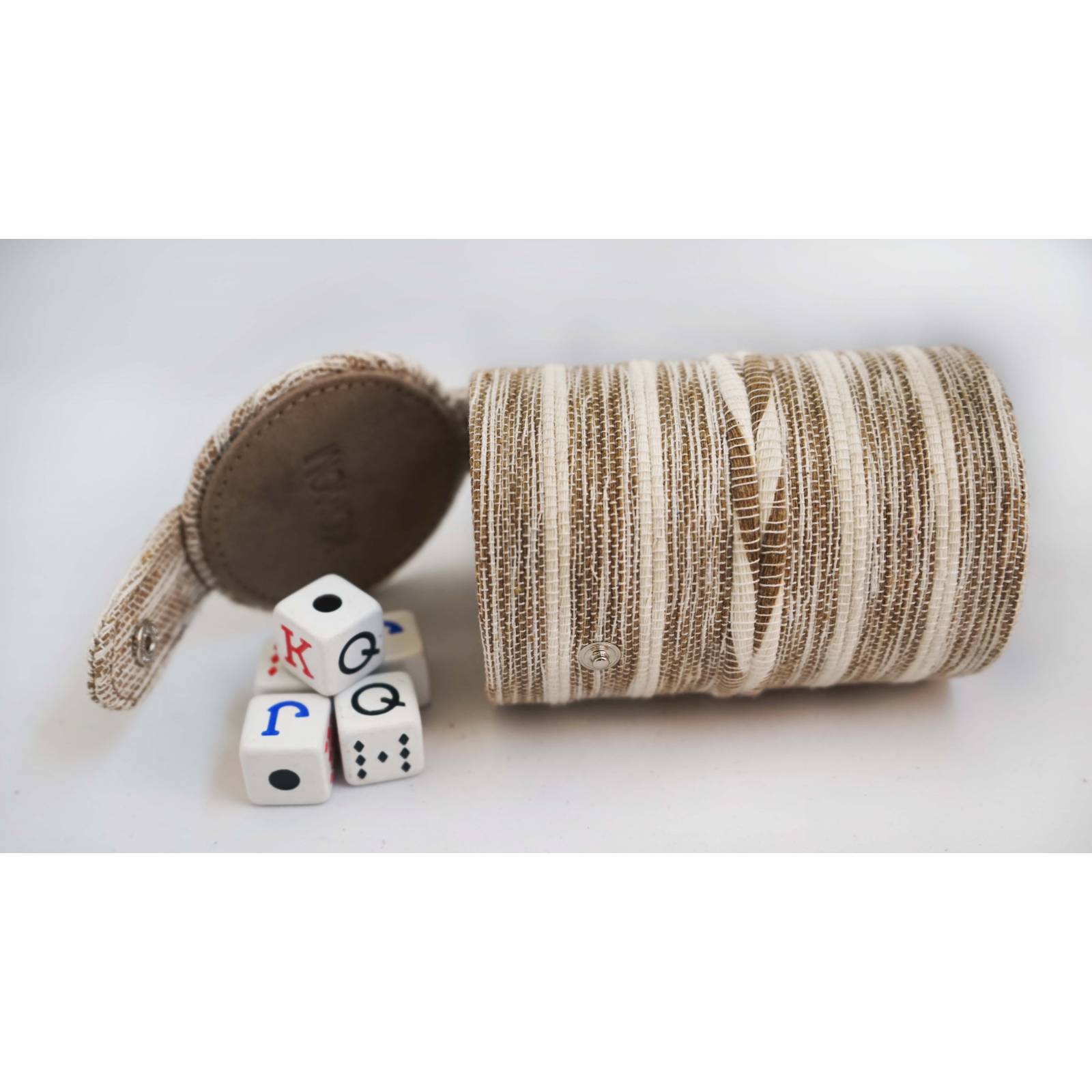 Cubilete Tela Artesanal Juego Mesa Fiesta Dados Beige Komoni