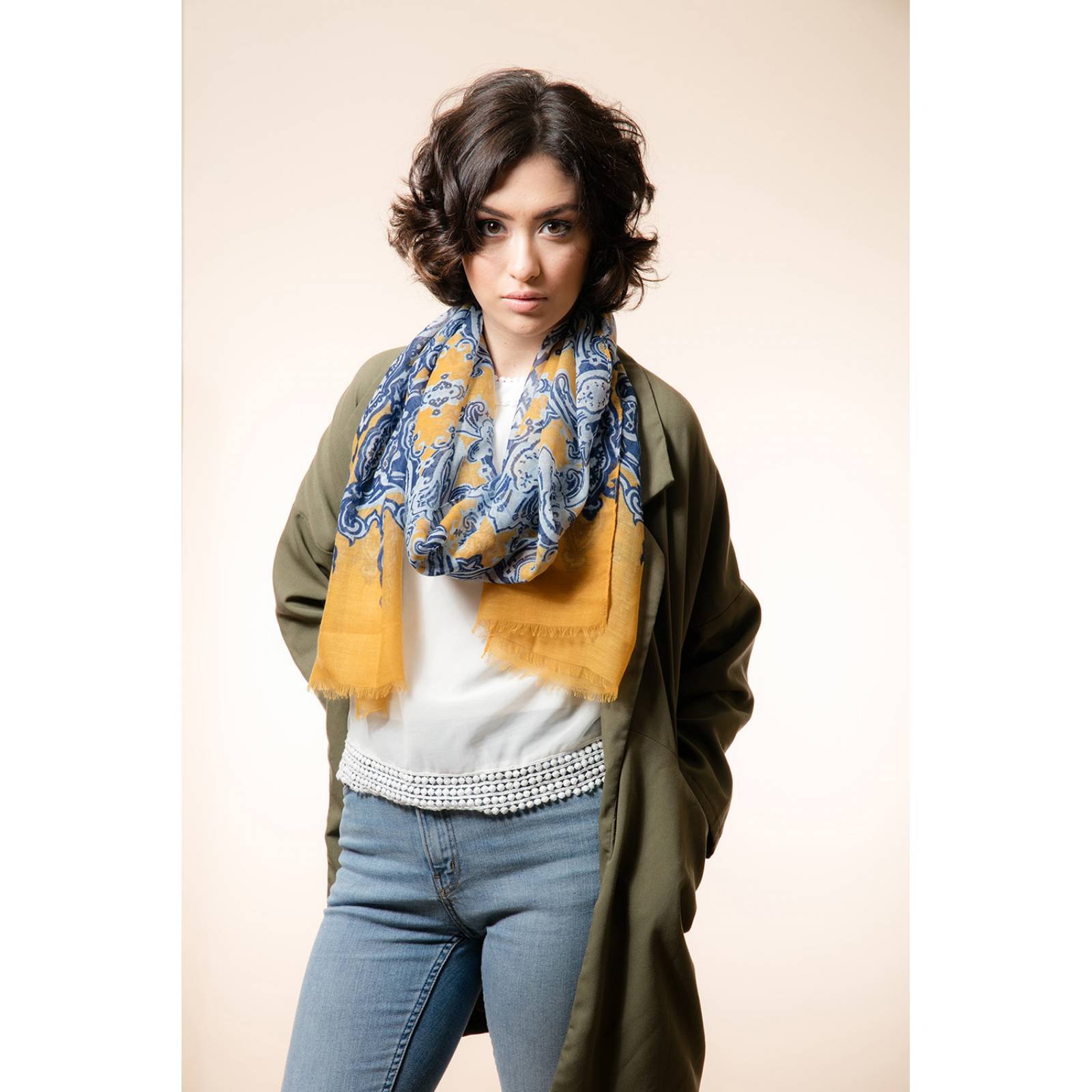 19-86 CICLORAMA FONDO DE PAPEL EGG NOG (2.18 X 11M)