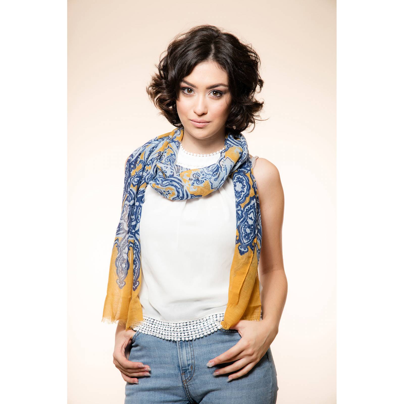 19-86 CICLORAMA FONDO DE PAPEL EGG NOG (2.18 X 11M)