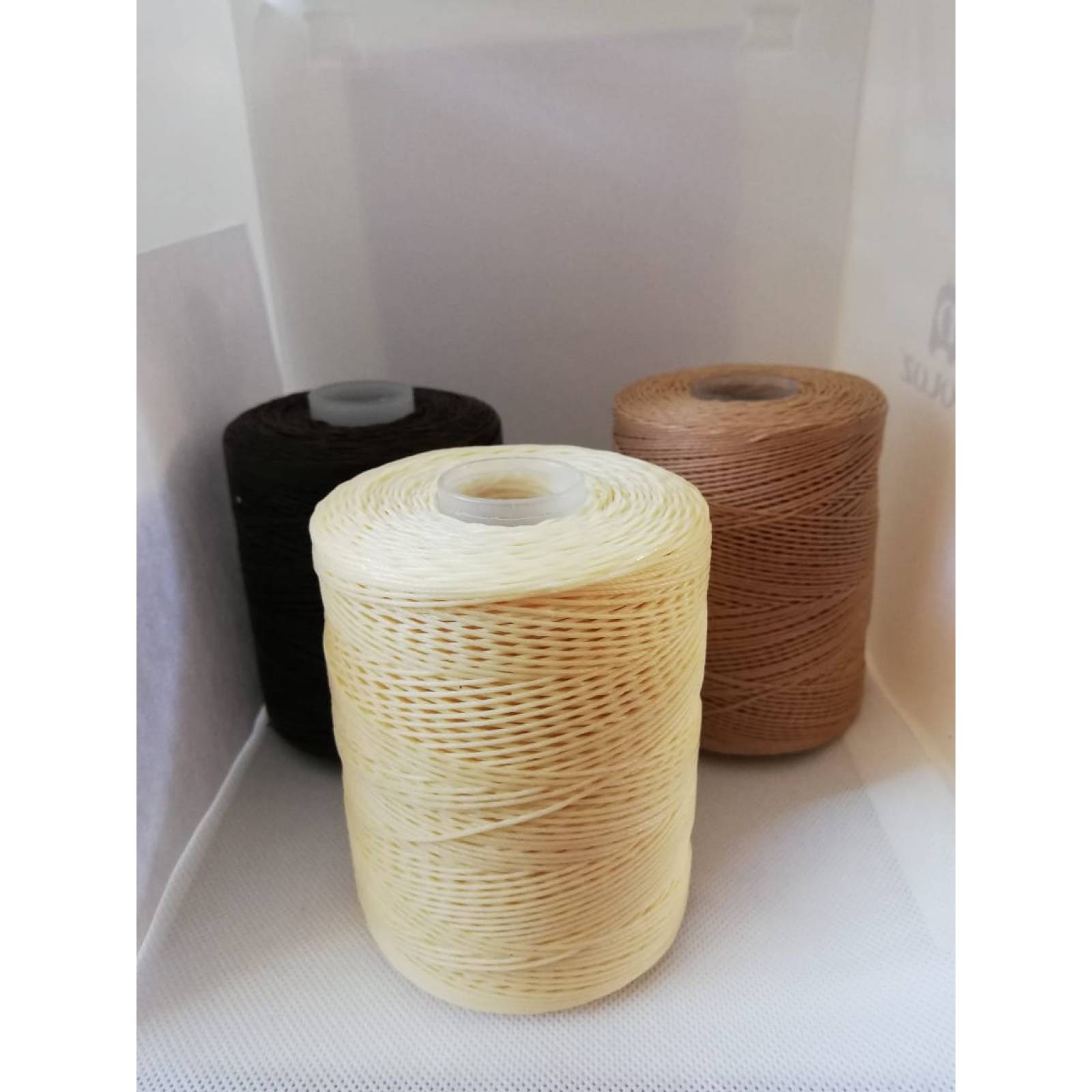 Hilo Encerado 100% Poliéster N°3 Kit 3 Pzs (250g c/u) Color Negro, Kaki y Marfil