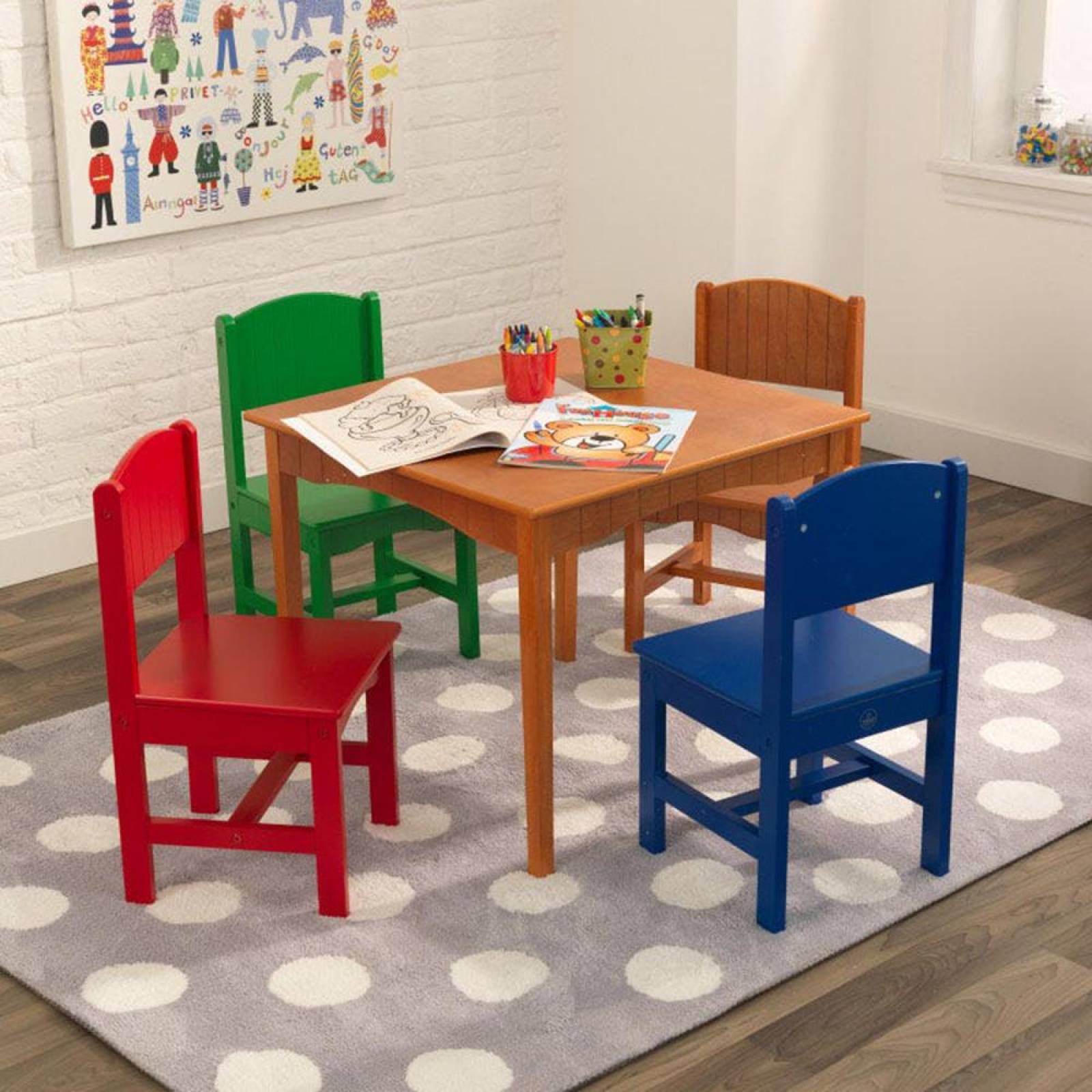 Set de Mesa KidKraft con 4 sillitas para juego y tareas (CL) 