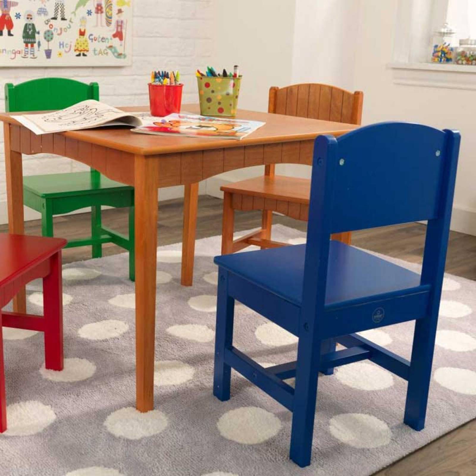 Set de Mesa KidKraft con 4 sillitas para juego y tareas (CL) 