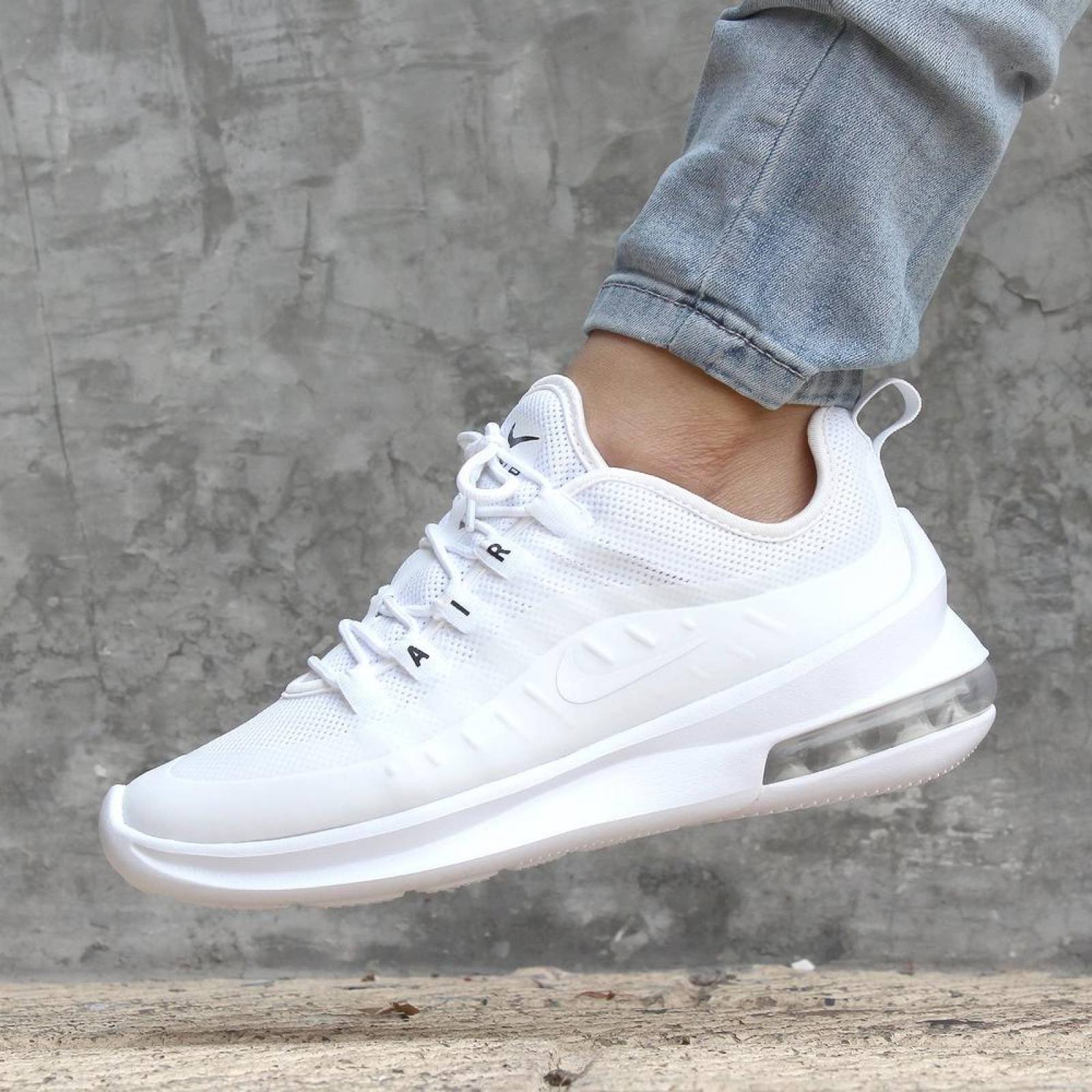 Tenis Nike Air Max Axis - AA2168100 - Blanco - Mujer 