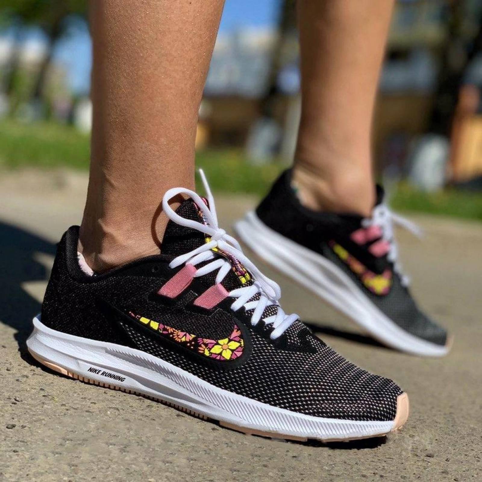 Tenis Nike Downshifter 9 SE - BQ9263001 - Negro - Mujer 