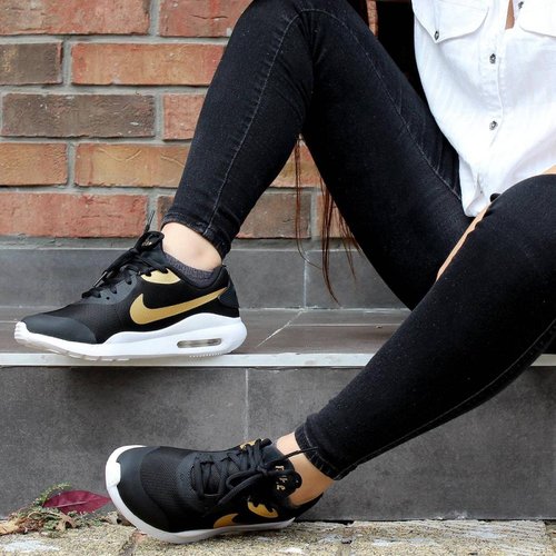  Nike - Tenis para mujer Air Max Oketo., negro, 6.5 : Ropa,  Zapatos y Joyería
