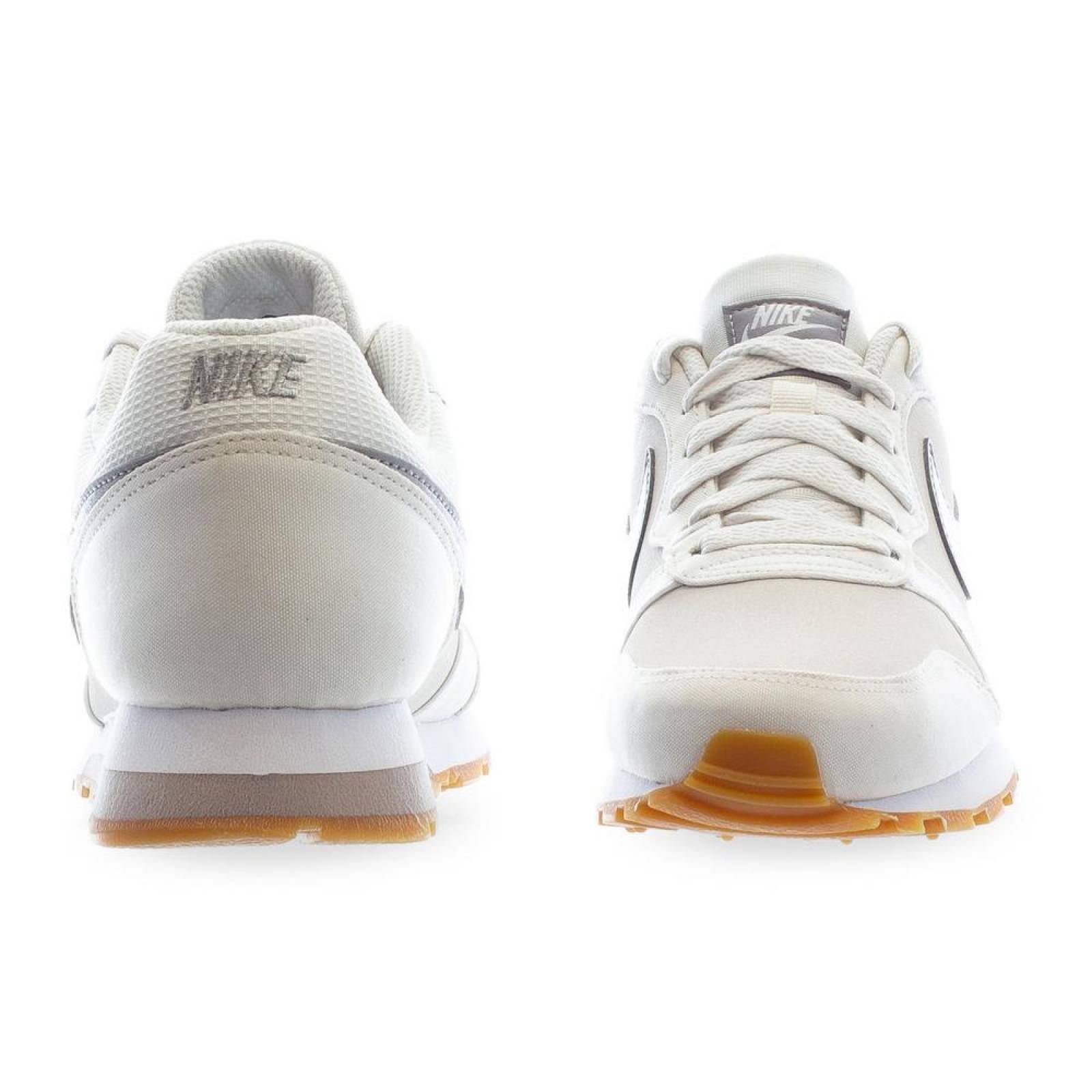 Tenis Nike MD Runner 2 SE - AQ9121004 - Blanco Nacar - Mujer 