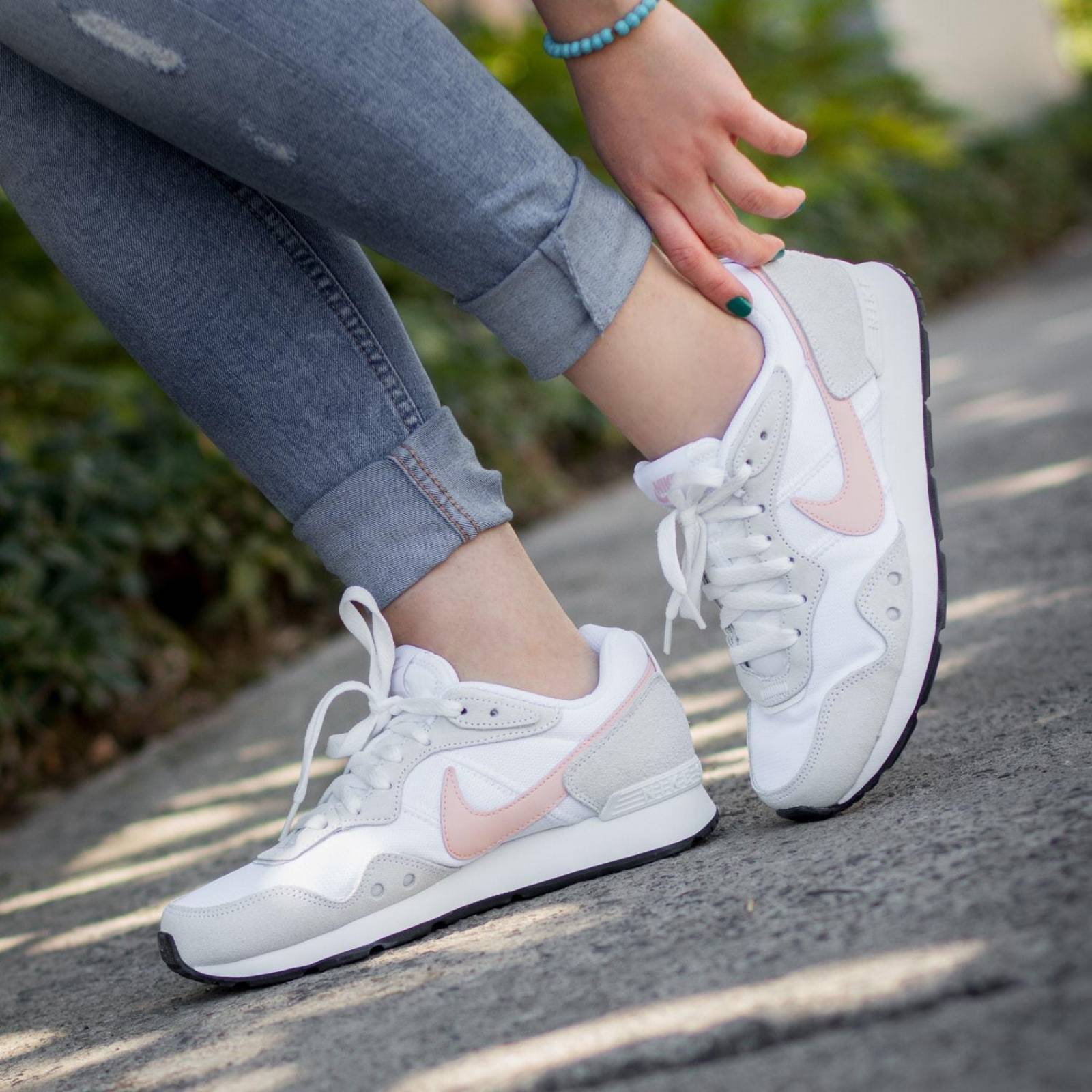 Tenis Nike Venture Runner - CK2948100 - Blanco - Mujer