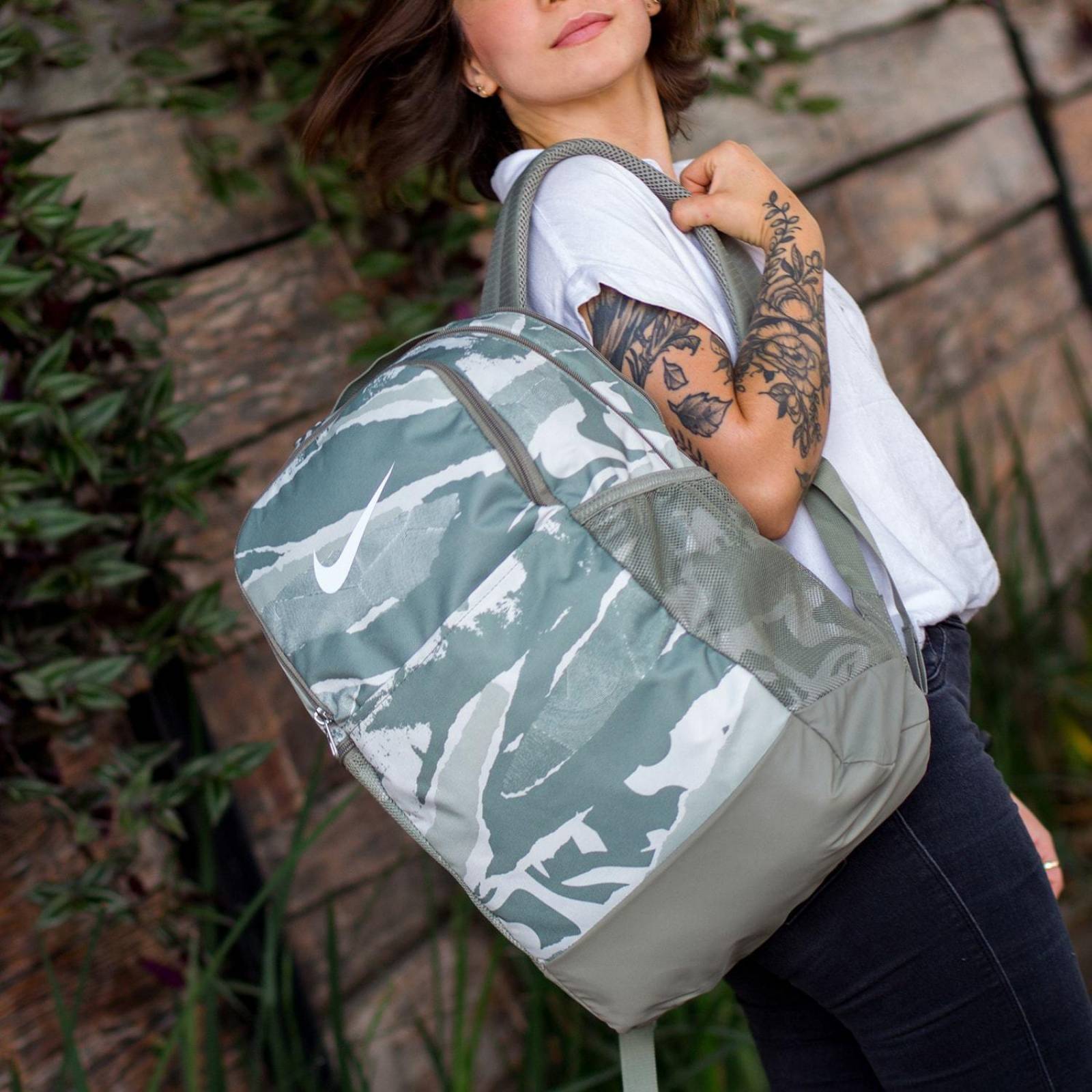 Mochila Nike Brasilia M - CU9650320 - Verde Oliva - Unisex