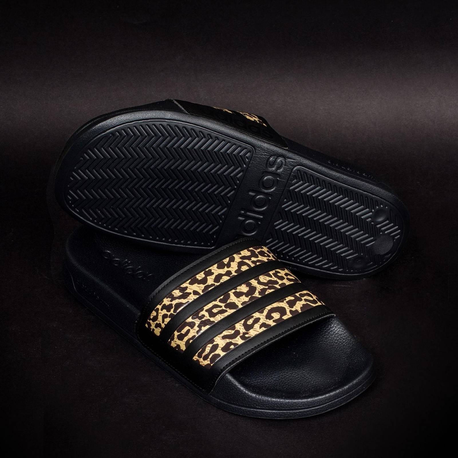 Sandalias Adidas Adilette Shower - FZ2856 - Negro - Mujer