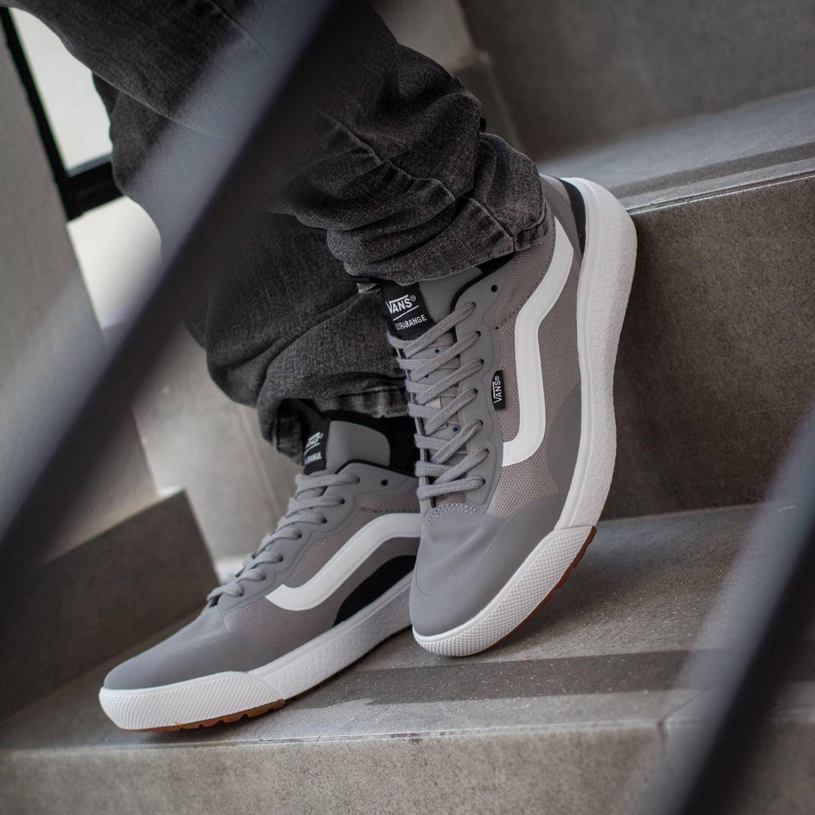 Tenis Vans Ultrarange Exo - 4U1K6KA - Gris Claro - Hombre