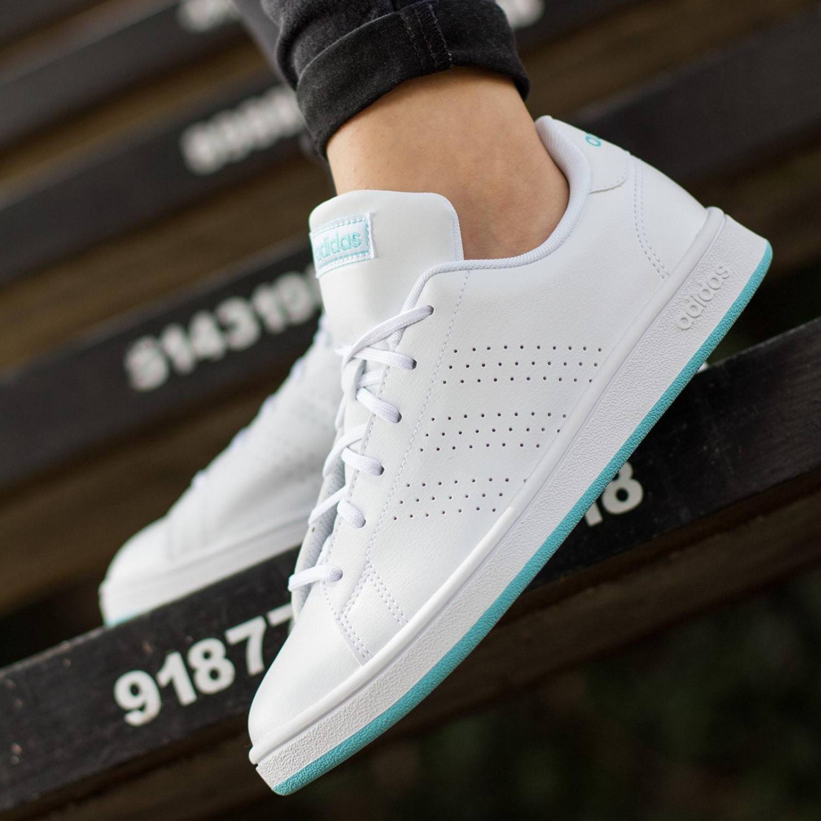 Tenis Adidas Advantage Base - GZ8104 - Blanco - Mujer 