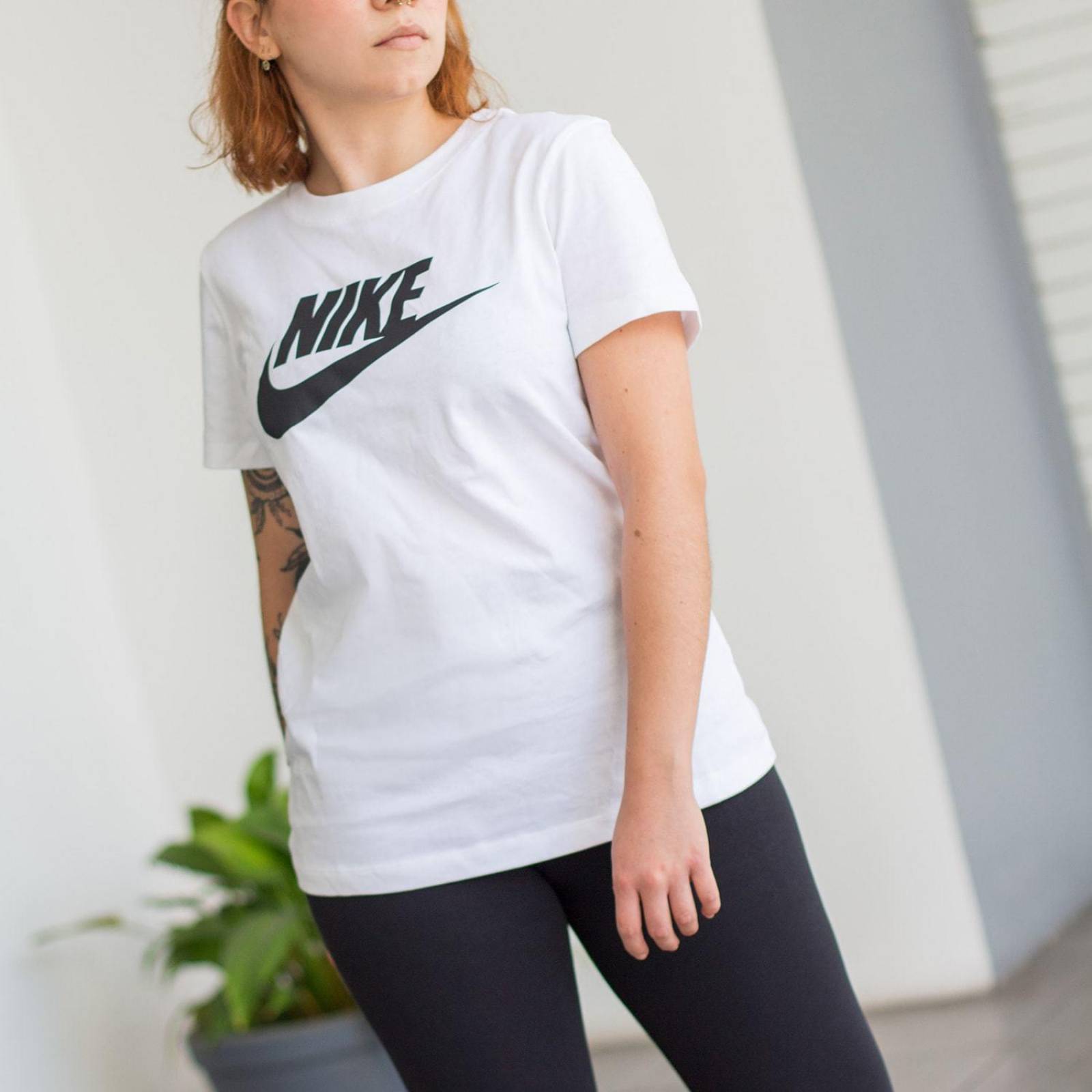 Playera Nike Essential Icon Futura - BV6169100 - Blanco - Mujer 