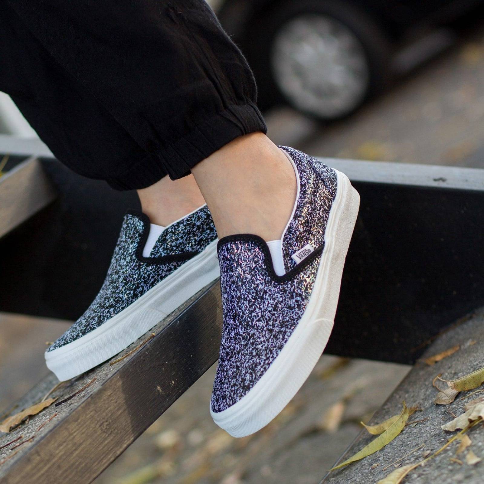 Tenis Vans Classic Slip On - 0XG88N9 - Gris Obscuro - Mujer 