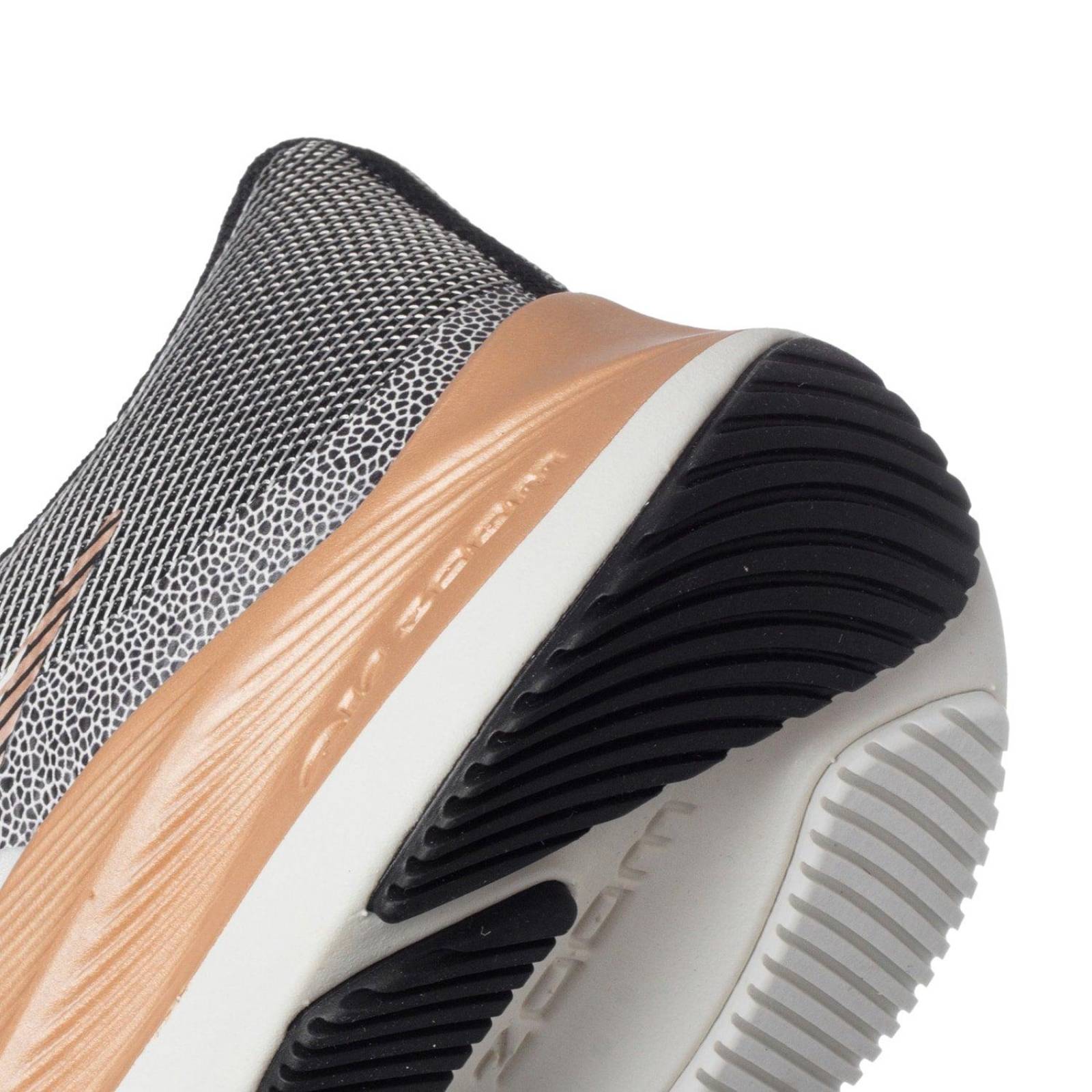 Tenis Nike Zoom Winflo 8 Premium - DA3056101 - Blanco - Mujer 