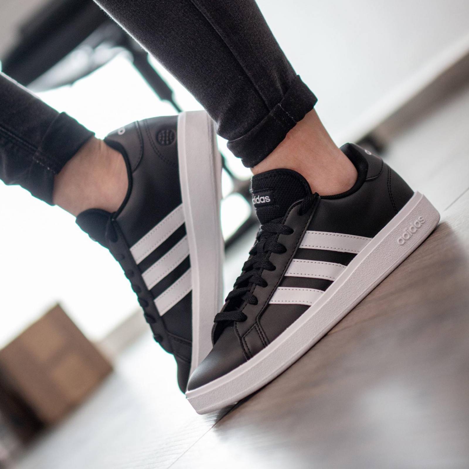 Tenis Adidas Grand Court Base 2.0 - GW9262 - Negro - Mujer 